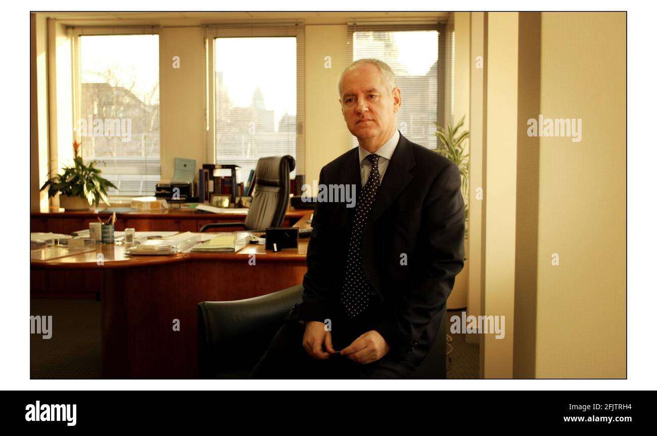 Ken Macdonald QC.Directeur des poursuites pénales dans son bureau du centre de Londres. pic David Sandison 9/2/2004 Banque D'Images