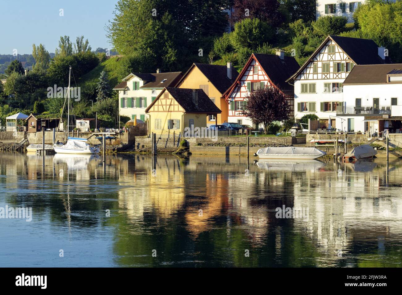 Suisse, Schaffhausen Kanton, Stein am Rhein, partie historique de la ville sur la rive du Rhin Banque D'Images