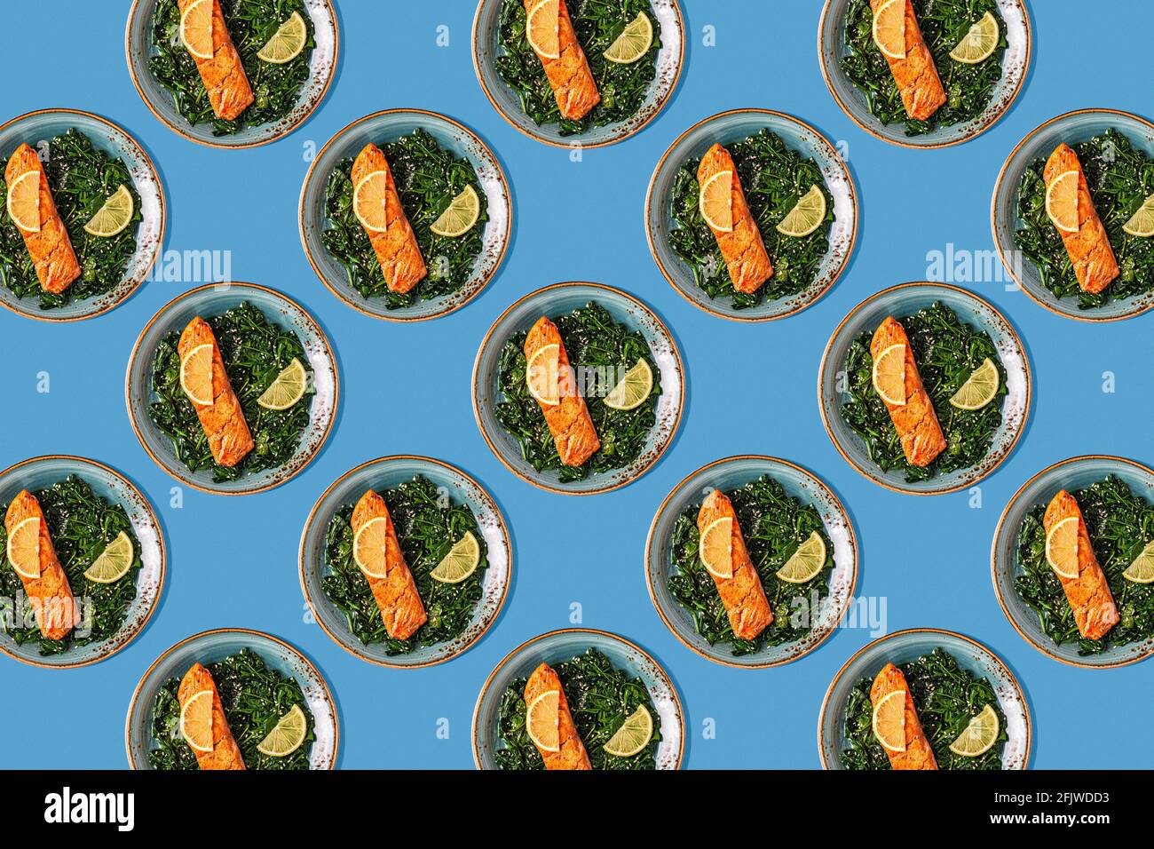 Motif saumon grillé aux épinards Banque D'Images