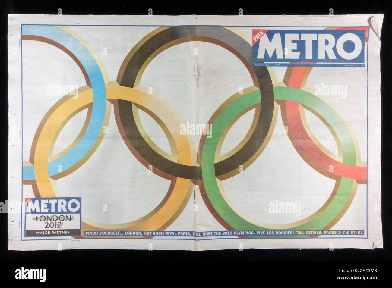 London Metro publié le 7 juillet 2005, le jour suivant la victoire de Londres aux Jeux Olympiques de 2012, le même jour des attaques terroristes ont eu lieu. (VOIR REMARQUES) Banque D'Images
