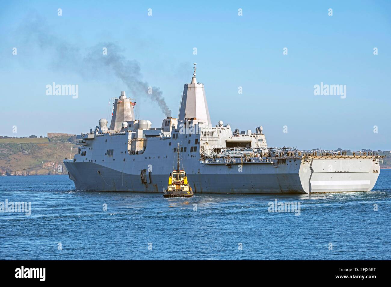 Plymouth/UK/26 avril 2021 plate-forme USS San Antonio Landing (LPD 17) avec les unités d'hélicoptères Viper et Venom débarquent de Plymouth après une courte visite.5 crédit : Bob Sharples/Alay Live News Banque D'Images