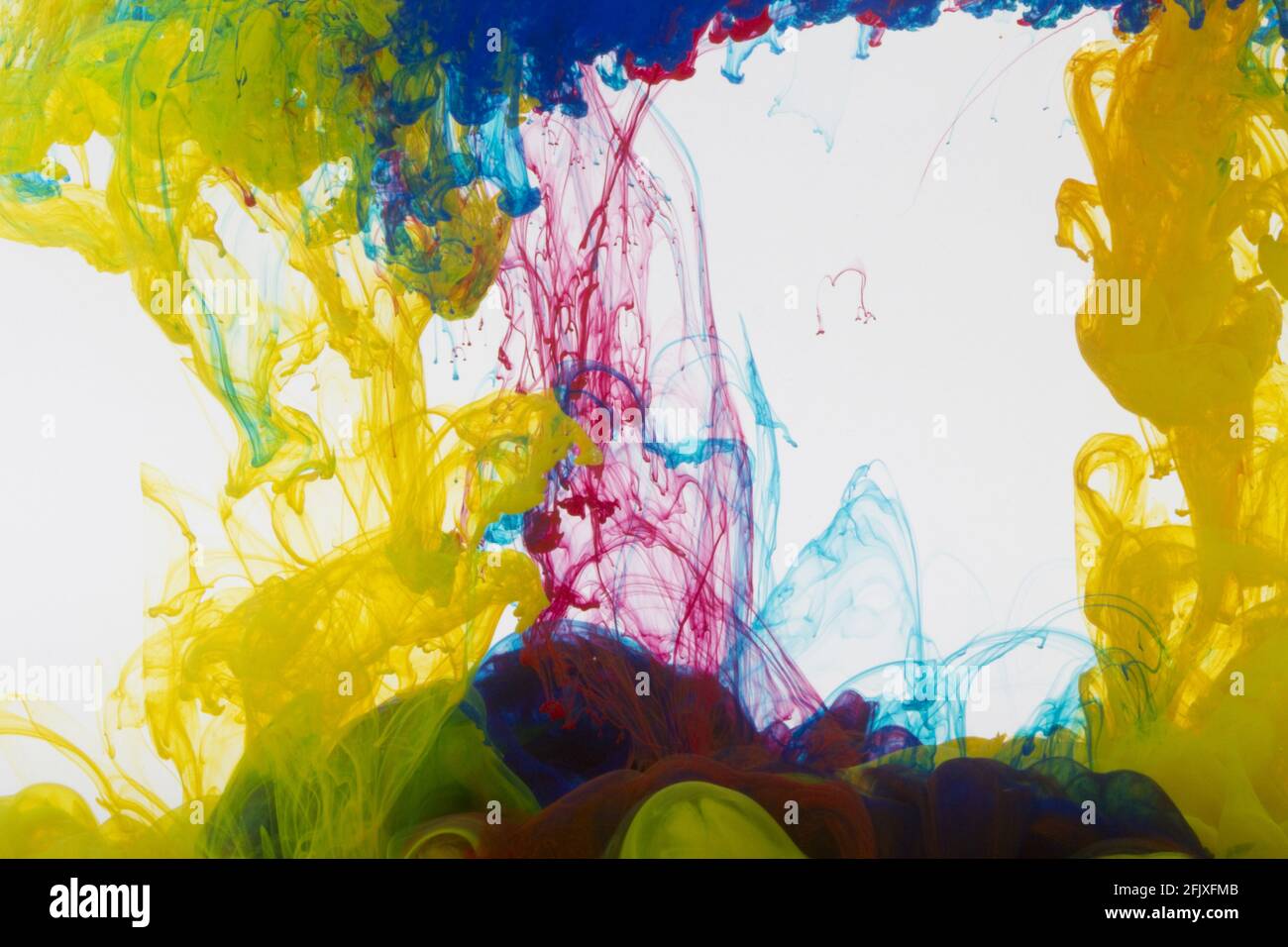 encre colorée dans l'eau Banque D'Images