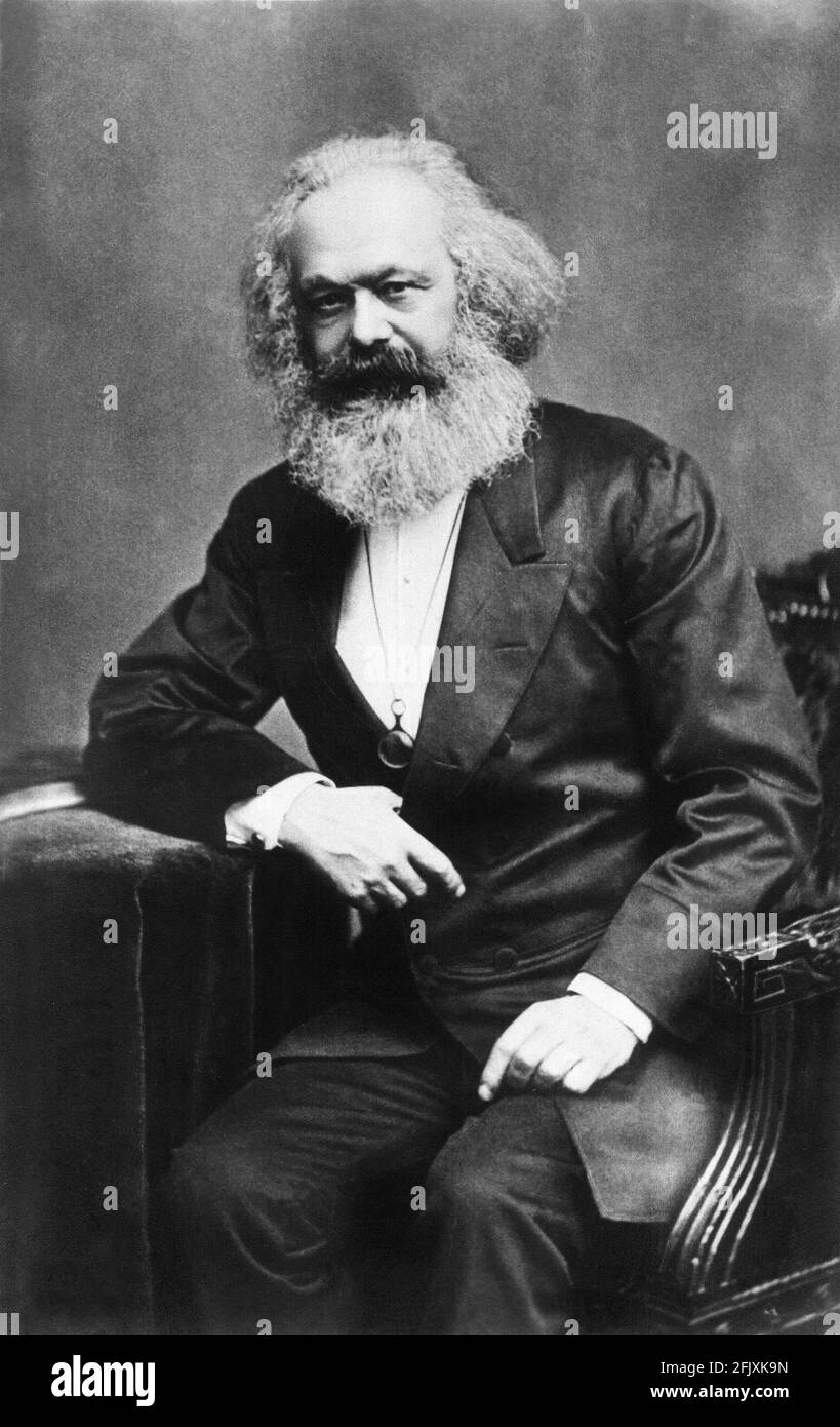 1878 CA., ALLEMAGNE : le philosophe allemand , économiste et politicien KARL MARX ( 1818 - 1883 ) , auteur de DAS KAPITAL ( il CAPITALE ) et le manifeste du Parti comuniste avec Engels ( 1848 ) - FILOSOFO - IDEOLOGO - IDÉOLOGUE - POLITHO - POLITICA - ECONOMIA - ECONOMISTA - COMUNISMO - SOCIALISMO - PCI - PSI - P.C.I. - P.S.I. - PARTITO SOCIALISTA - PARTITO COMUNISTA - SINISTRA - portrait - barbe - cheveux blancs - capelli bianchi - ancien homme âgé - uomo anziano vecchio - monocolo - monocle --- Archivio GBB Banque D'Images