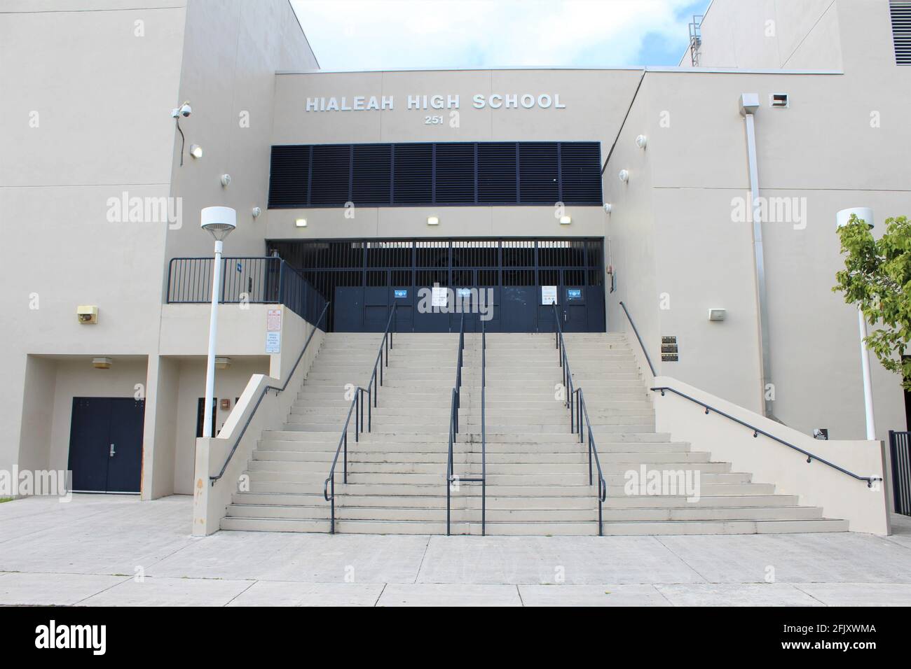 Hialeah Senior High School est une école secondaire publique du comté de Dade de Miami, dans le sud de la Floride. Hialeah haute. Banque D'Images Hialeah Senior High School est une école secondaire publique du comté de Dade de Miami, dans le sud de la Floride. Hialeah haute. Banque D'Images