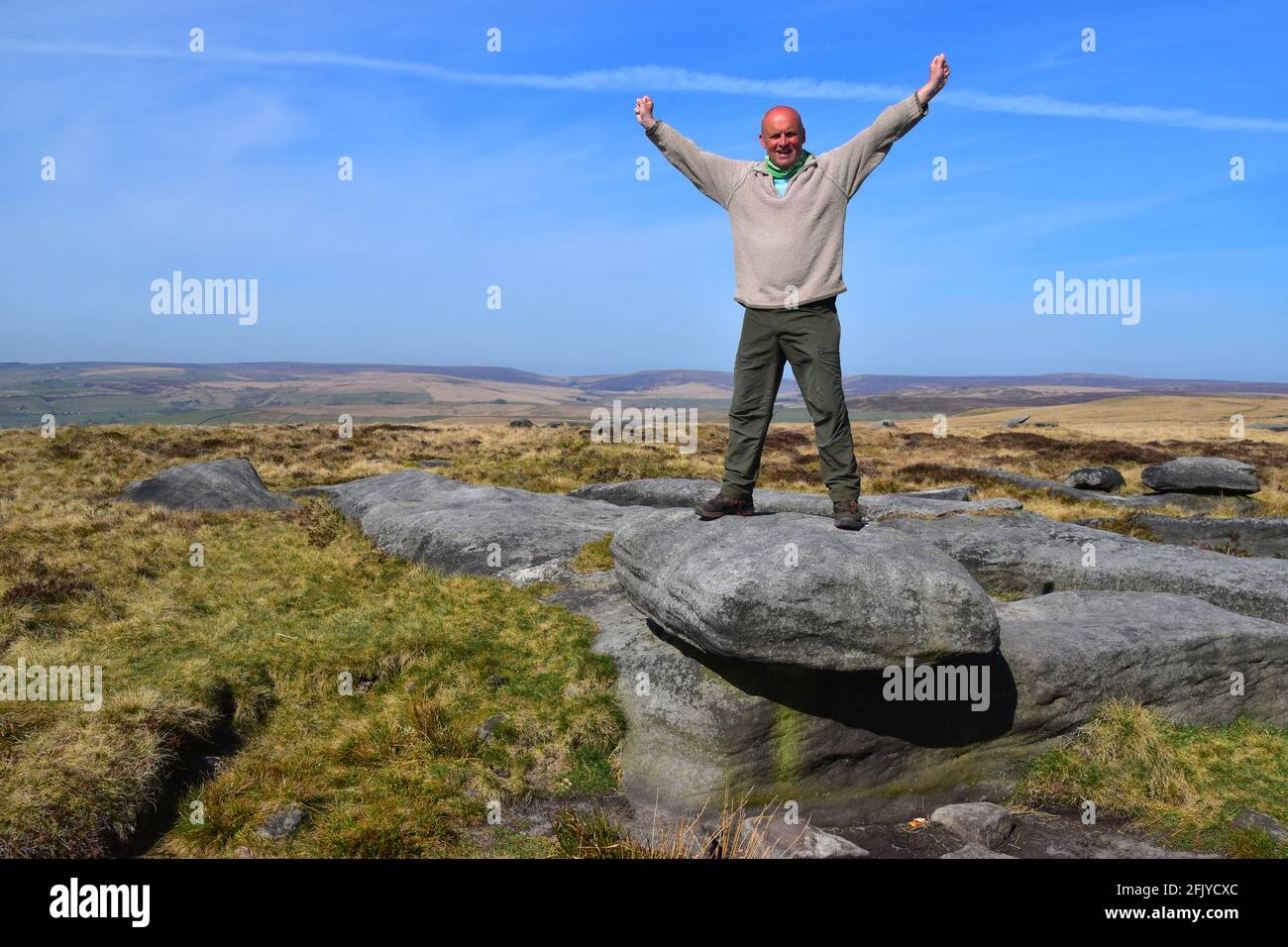 Fier debout, High Brown Knoll, Pennines, Hebden Bridge, Calvaire, West Yorkshire Banque D'Images