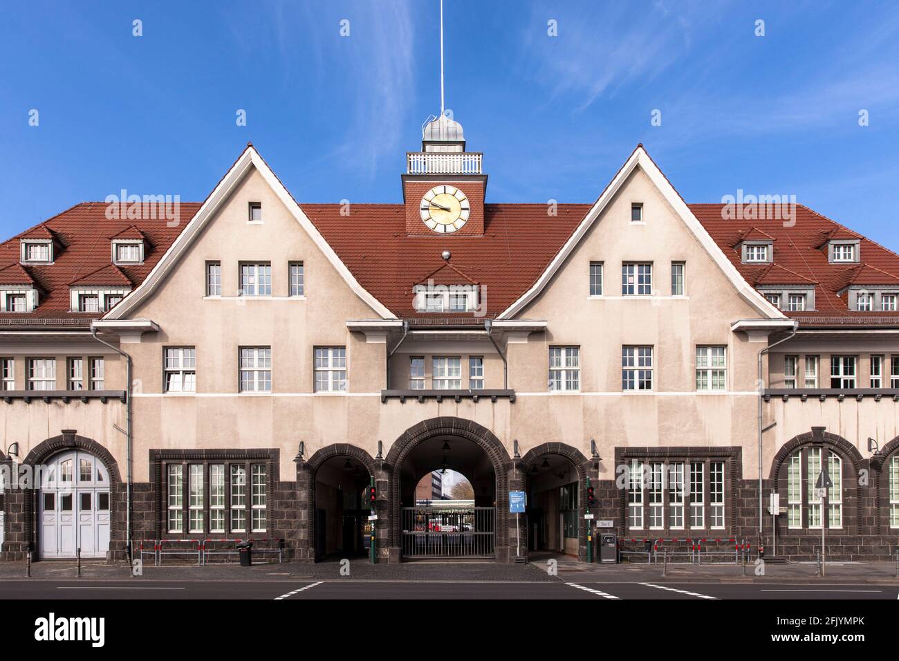 Porte 1 du Chempark, porte historique sur la rue Friedrich-Ebert, Leverkusen, Rhénanie-du-Nord-Westphalie, Allemagne, Tor 1 des Chempark, historisches Banque D'Images