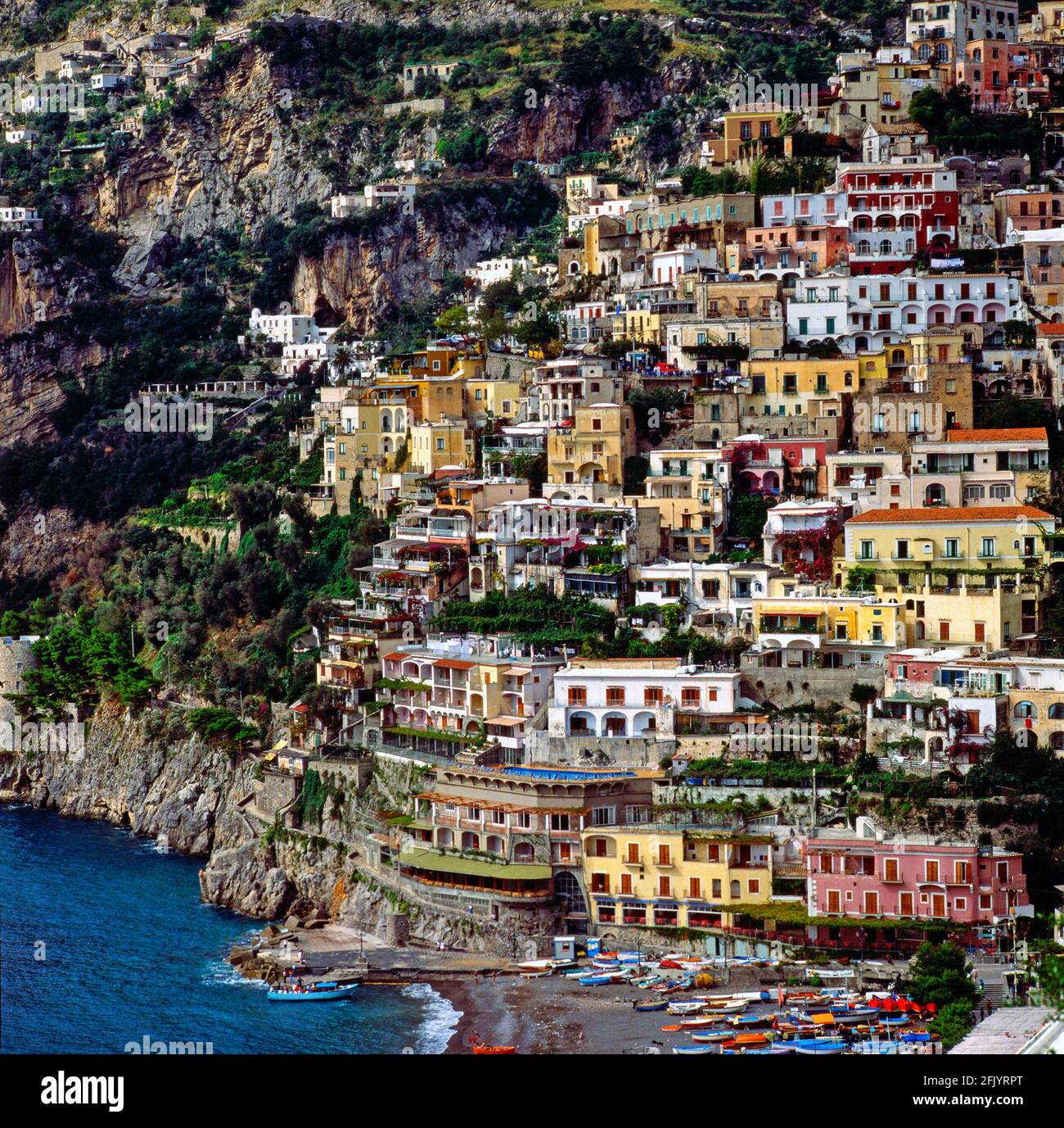 Vue sur Positano sur la côte d'Amalfi en Italie Banque D'Images