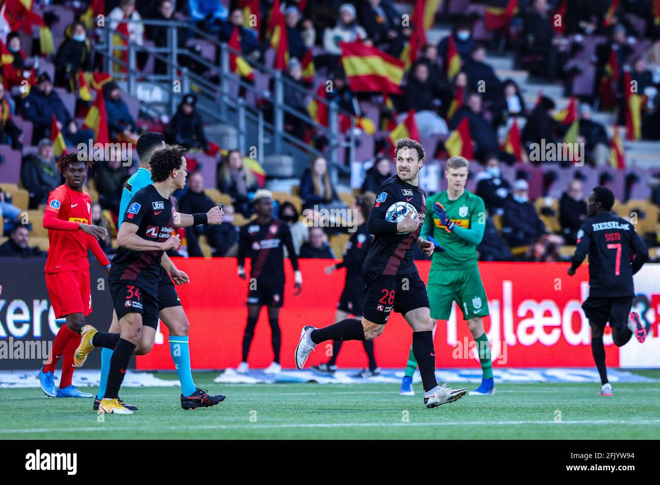 Farum, Danemark. 26 avril 2021. Erik Sviatchenko (28) du FC Midtjylland vu pendant le match 3F Superliga entre le FC Nordsjaelland et le FC Midtjylland en droit de Dream Park à Farum. (Crédit photo : Gonzales photo/Alamy Live News Banque D'Images