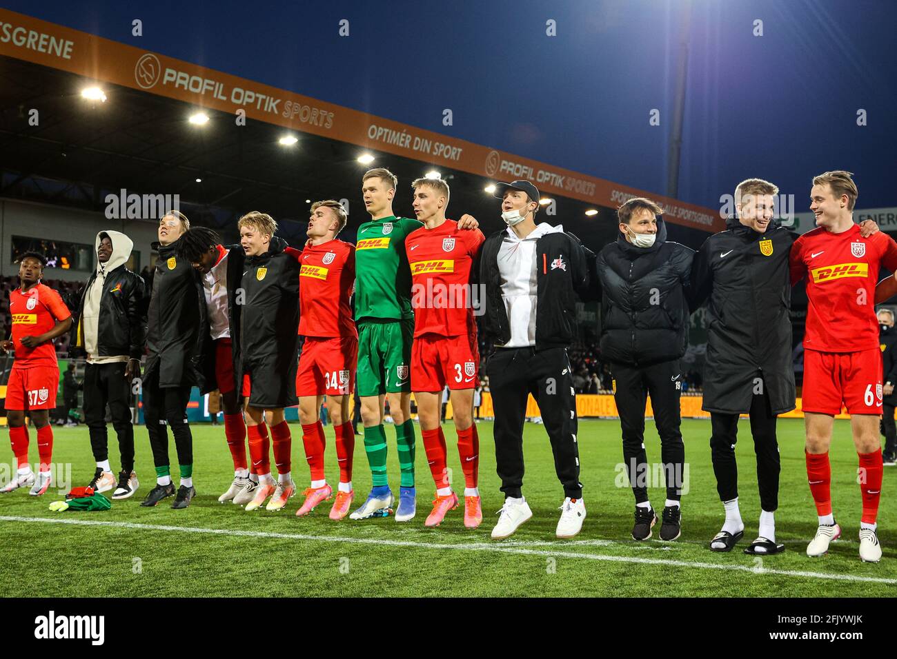 Farum, Danemark. 26 avril 2021. Les joueurs du FC Nordsjaelland célèbrent après le match 3F Superliga entre le FC Nordsjaelland et le FC Midtjylland, à droite du Dream Park à Farum. (Crédit photo : Gonzales photo/Alamy Live News Banque D'Images