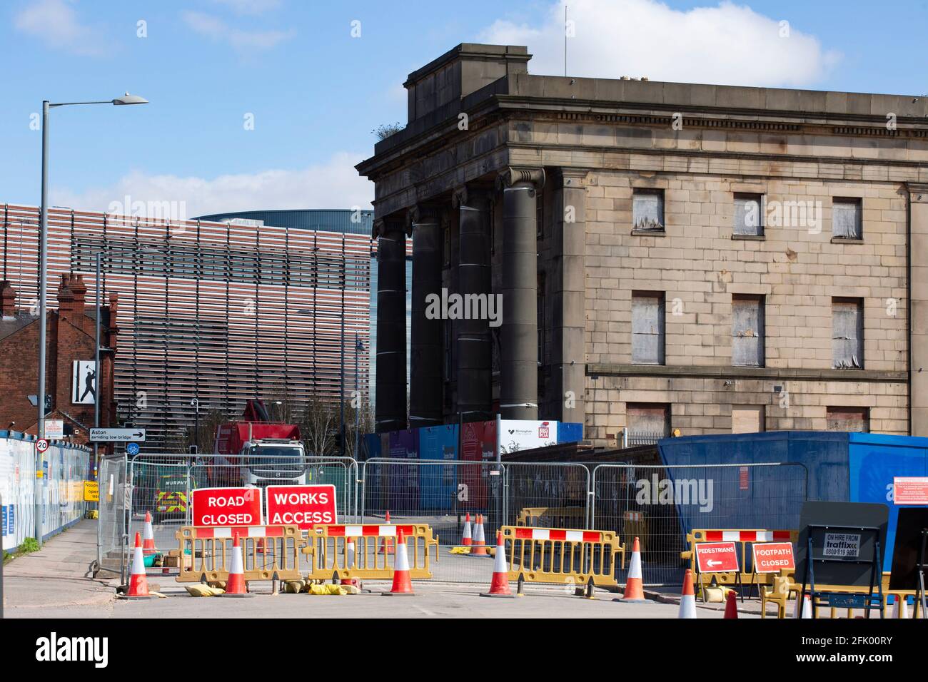 Le bâtiment de la gare de Curzon Street, qui sera la station HS2 à Birmingham, Royaume-Uni. Le bâtiment Millennium point est derrière vous. Banque D'Images