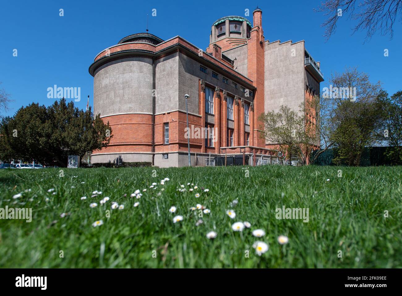 Hradec Kralove, République tchèque. 27 avril 2021. Musée de la Bohème de l'est à Hradec Kralove, République Tchèque, 27 avril 2021. Le musée a été construit selon le projet de Jan Kotera en 1909-1912. Crédit : David Tanecek/CTK photo/Alay Live News Banque D'Images