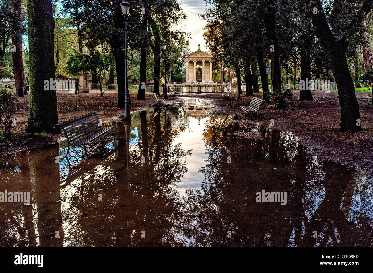 Le temple du XVIIIe siècle d'Aesculapius, les jardins de la Villa Borghèse, Rome, Lazio, Italie, Europe Banque D'Images