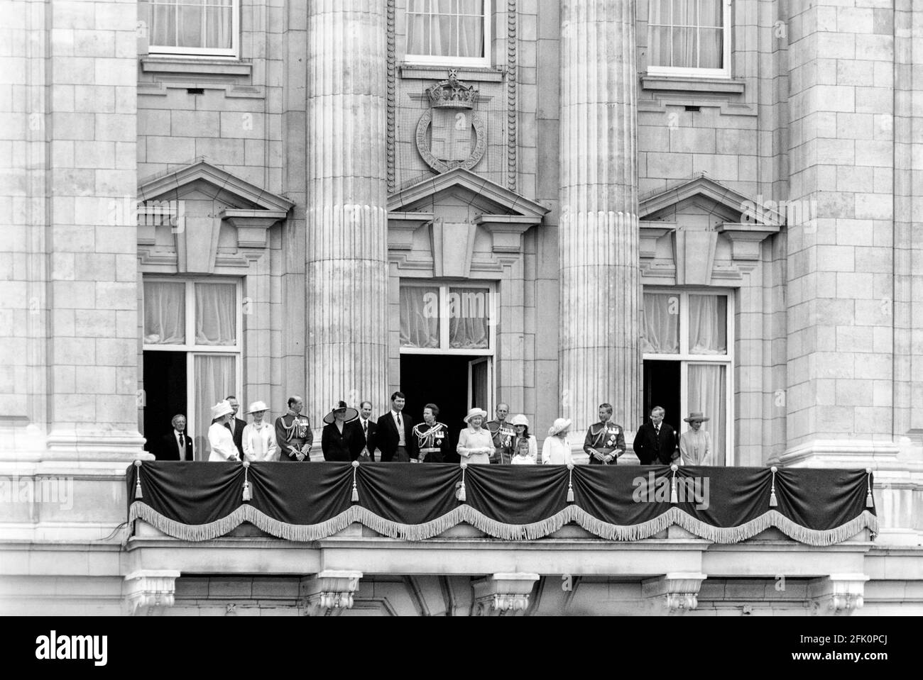 Famille royale sur le balcon de Buckingham Palace lors de la cérémonie de Trooping The Color, juin 1996 Banque D'Images