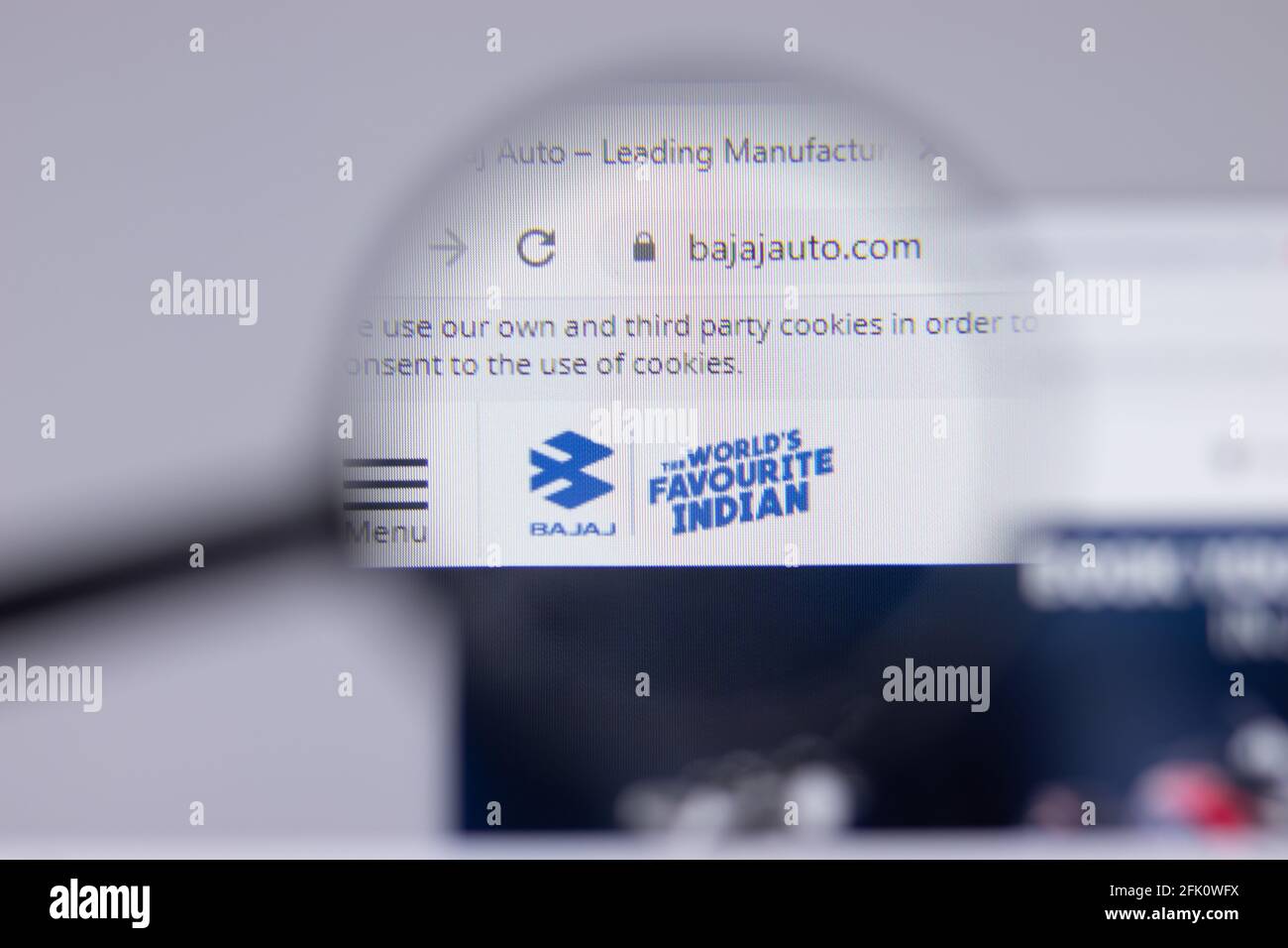 New York, Etats-Unis - 26 avril 2021 : gros plan du logo Bajaj Auto sur la page du site Web, Editorial Banque D'Images