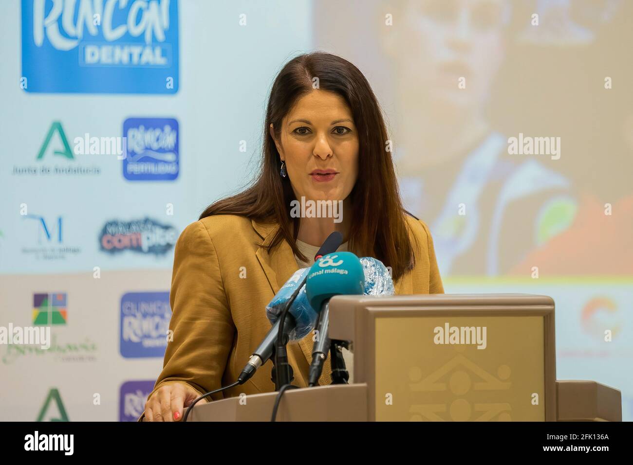 Malaga, Espagne. 27 avril 2021. Conseiller sportif à l'Hôtel de ville de Malaga, Noelia Losada parle lors de la présentation des derniers matchs de la coupe européenne de l'EHF au Club de golf Parador de M·laga. Rincon Fertildad Malaga est la première équipe andalouse à atteindre la finale d'un concours européen de handball. Le premier match contre RK Lokomotiv Zagreb aura lieu le 1er mai à Malaga. Le deuxième match aura lieu le 9 mai à Zagreb. (Photo de Francis Gonzalez/SOPA Images/Sipa USA) crédit: SIPA USA/Alay Live News Banque D'Images