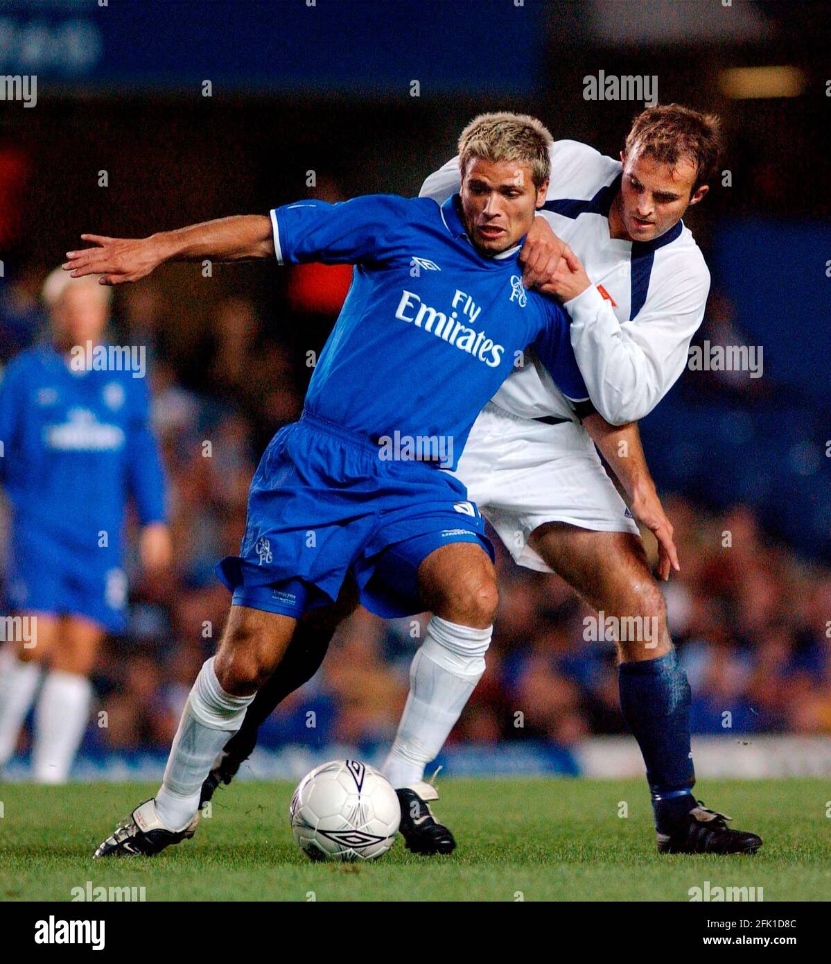 CHELSEA V VIKING FK 19/9/2002 COUPE UEFA TRYGVE NYGAARD ET DE LUCAS PHOTO DAVID ASHDOWNUEFA CUP FOOTBALL Banque D'Images