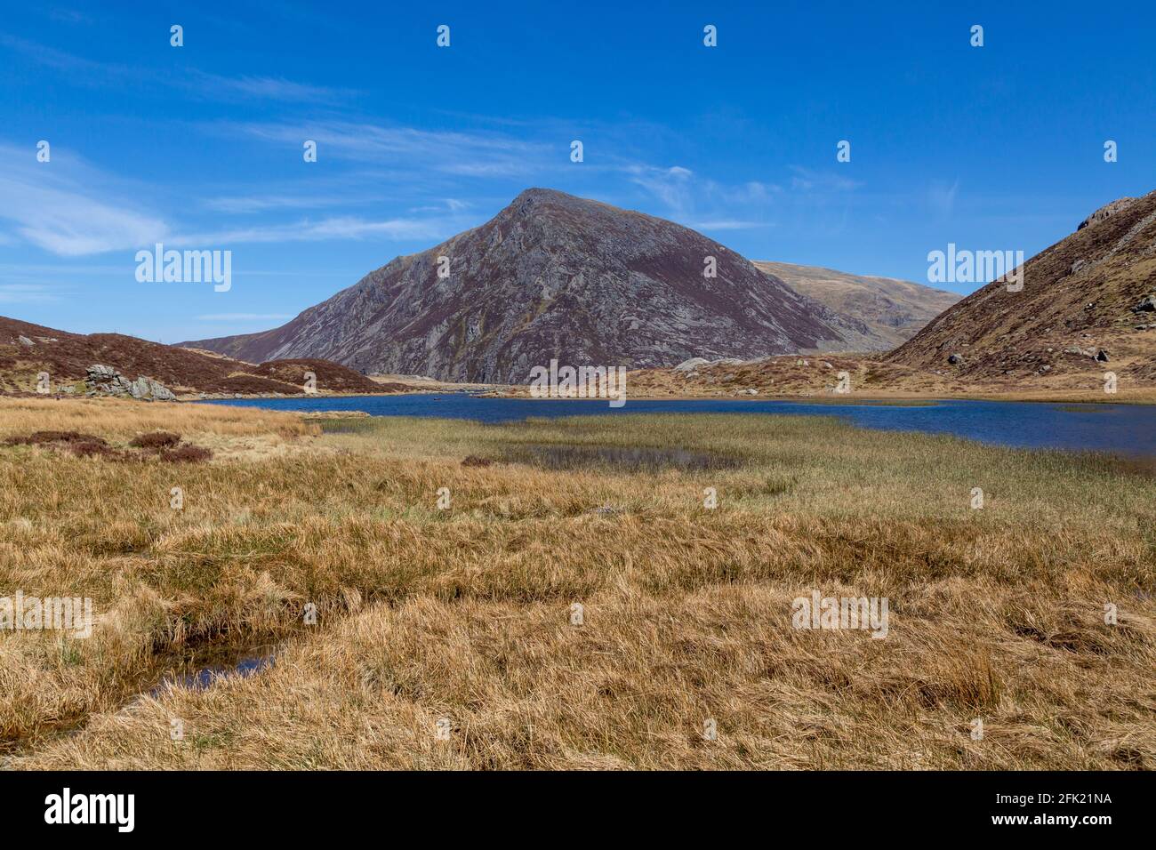 Pen an Ole Wen, à 978m c'est la septième plus haute montagne de Snowdonia et au pays de Galles, la plus méridionale de la chaîne de Carneddau. Banque D'Images