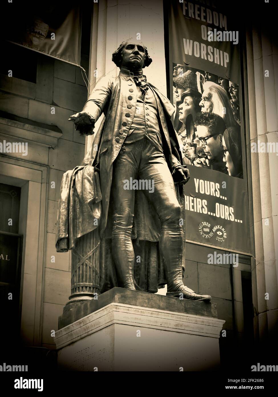 Statue de George Washington au Federal Hall dans le quartier financier du bas de Manhattan. Banque D'Images