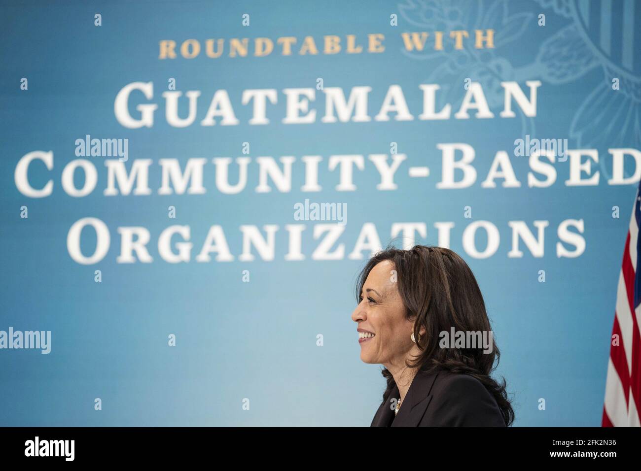 Washington, États-Unis. 27 avril 2021. Le vice-président américain Kamala Harris s'exprime lors d'une table ronde virtuelle avec des représentants d'organisations communautaires guatémaltèques dans le bâtiment Eisenhower Executive Office à Washington, DC, le mardi 27 avril 2021. Harris se retrouve dans des relations tendues avec les dirigeants des pays d'Amérique centrale qui ont produit une vague de migrants vers les États-Unis, compliquant considérablement sa mission pour freiner une crise humanitaire croissante à la frontière sud-ouest. Photo de Sarah Silbiger/UPI crédit: UPI/Alay Live News Banque D'Images