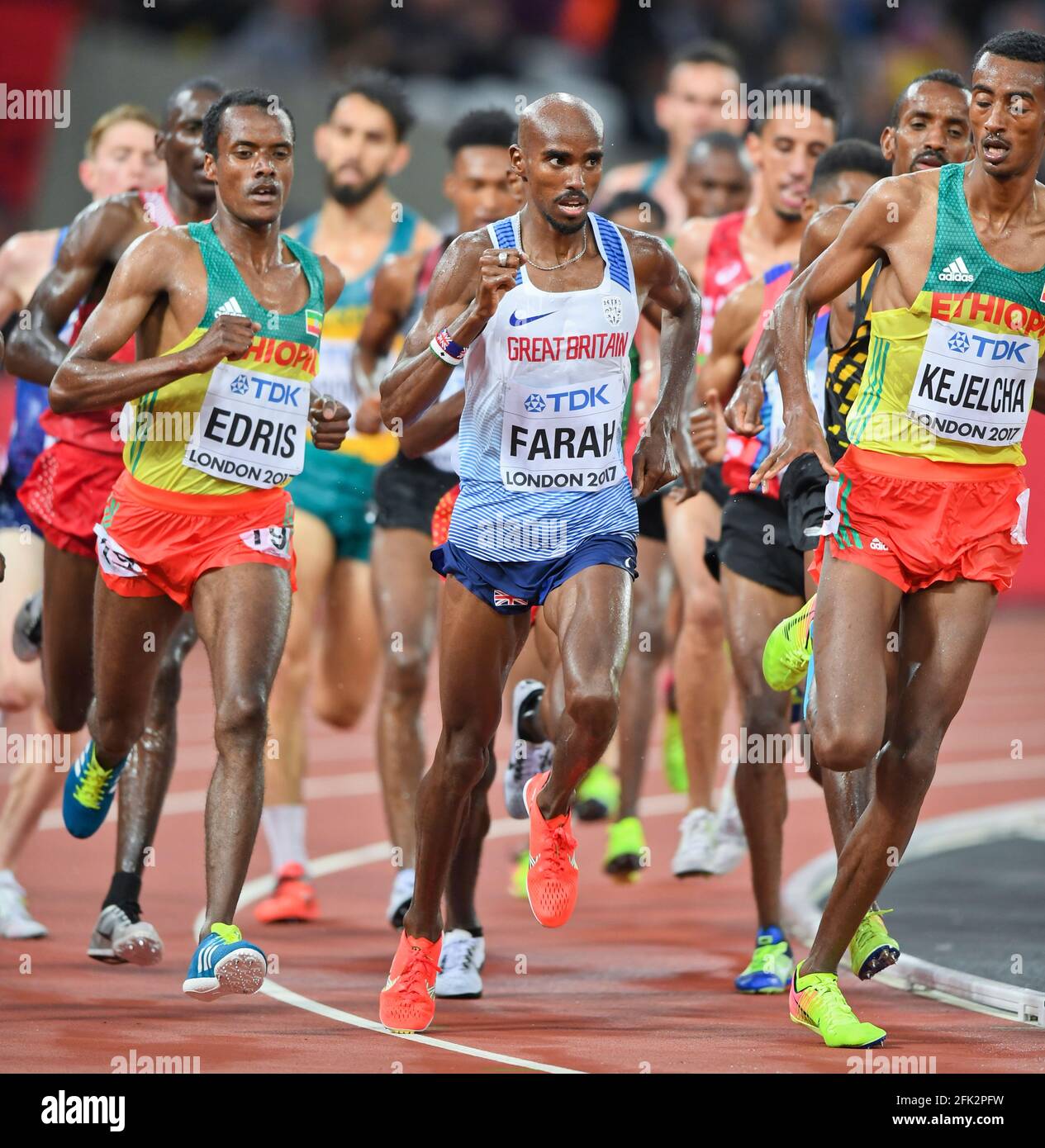 Mo Farah (Grande-Bretagne), Muktar Edris (Ethiopie), Yomif Kejelcha (Ehtiopia). 5000 mètres hommes, qualification. Championnats du monde de l'IAAF Londres 2017 Banque D'Images
