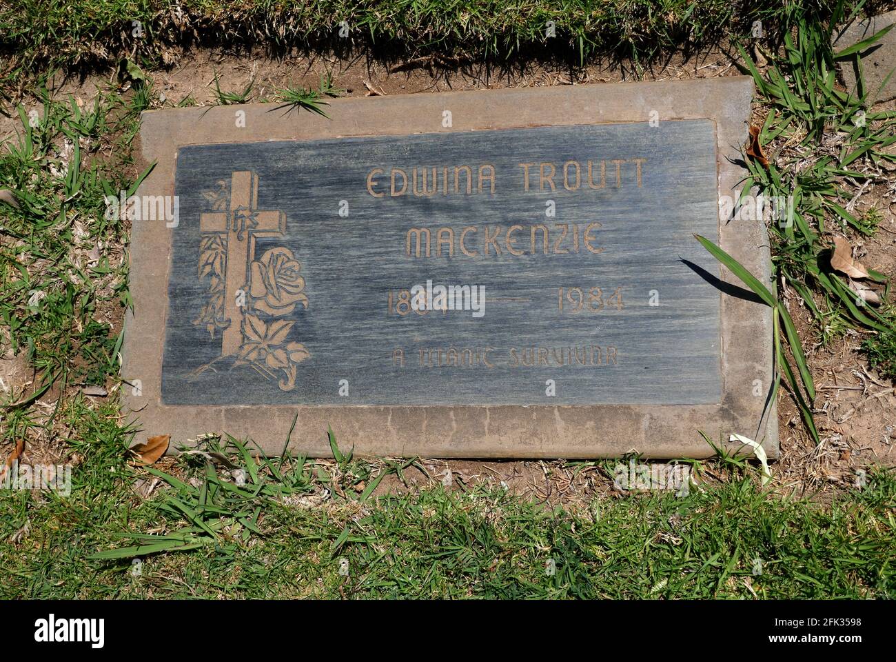 Culver City, Californie, États-Unis 27 avril 2021 UNE vue générale de l'atmosphère du survivant Titanic Edwina Celia Troutt Mackenzie tombe au cimetière de la Sainte Croix le 27 avril 2021 à Culver City, Californie, États-Unis. Photo par Barry King/Alay stock photo Banque D'Images