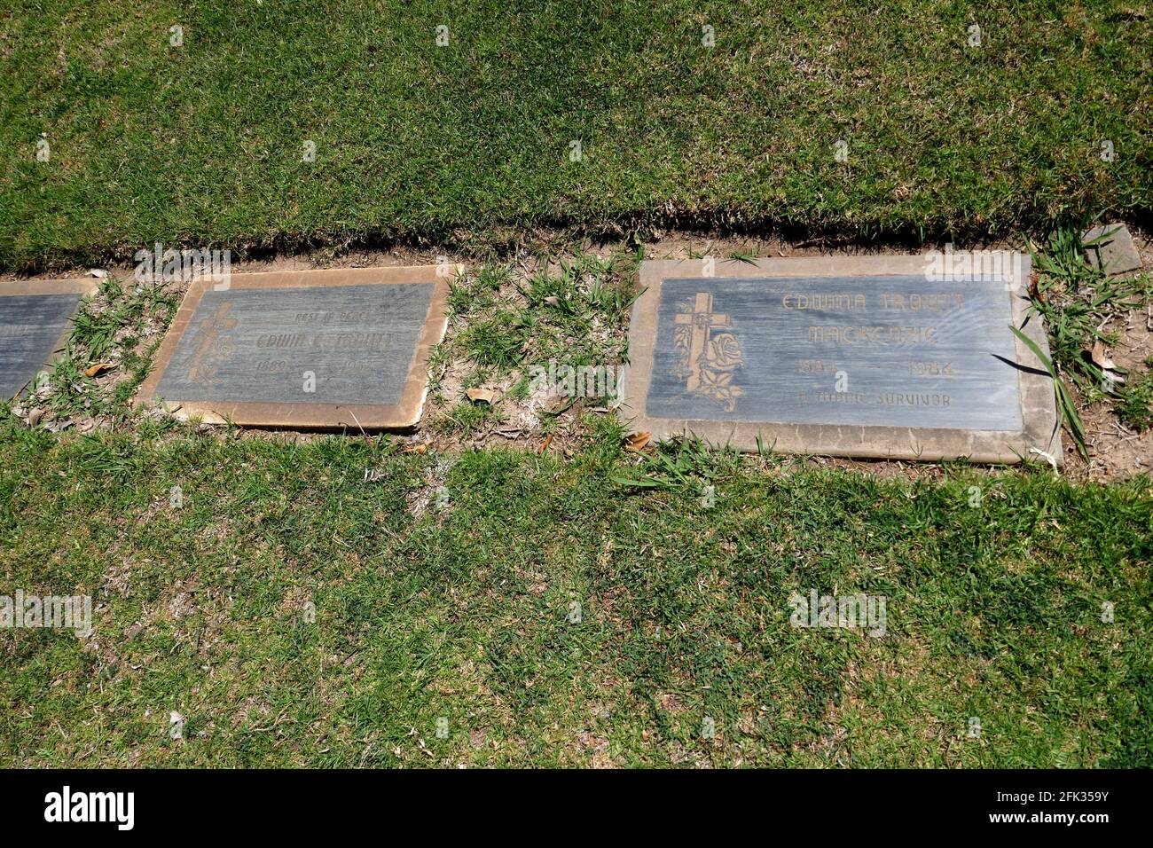 Culver City, Californie, États-Unis 27 avril 2021 UNE vue générale de l'atmosphère du survivant Titanic Edwina Celia Troutt Mackenzie tombe au cimetière de la Sainte Croix le 27 avril 2021 à Culver City, Californie, États-Unis. Photo par Barry King/Alay stock photo Banque D'Images