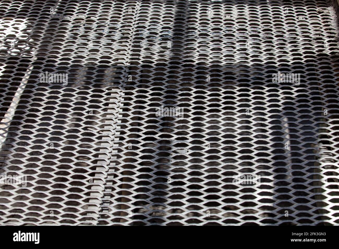 Plancher en grille d'acier de l'usine Photo Stock - Alamy