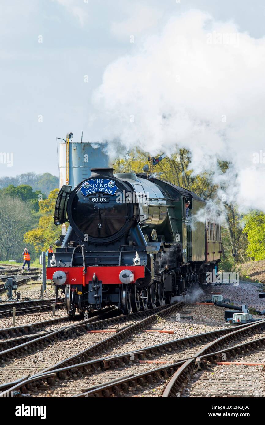 Horsted Keynes, West Sussex, Angleterre. La célèbre locomotive à vapeur A3 Pacific Class de 1923 LNER, The Flying Scotsman, sur la ligne de chemin de fer Bluebell. Banque D'Images