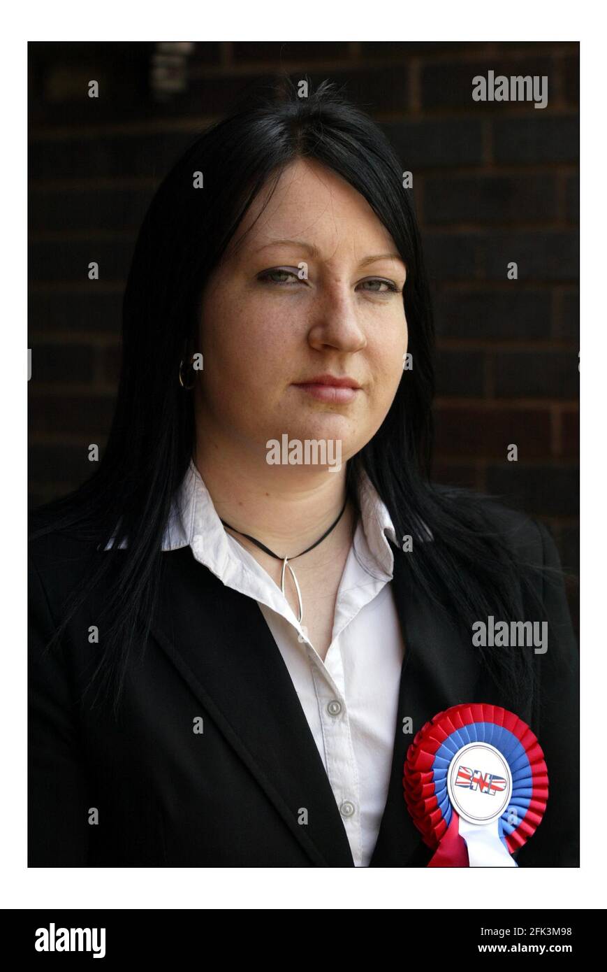 Dans les rues de long Eaton... Sadie Graham debout pour BNP dans Erewash contre Kilroy Silk.pic David Sandison 21/4/2005 Banque D'Images