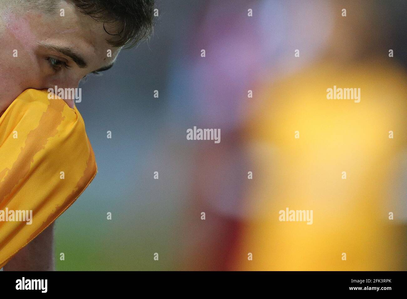 Newport, Royaume-Uni. 27 avril 2021. Lewis Collins du comté de Newport regarde. EFL football League Two Match, Newport County v Scunthorpe Utd à Rodney Parade Newport, pays de Galles, le mardi 27 avril 2021. Cette image ne peut être utilisée qu'à des fins éditoriales. Utilisation éditoriale uniquement, licence requise pour une utilisation commerciale. Aucune utilisation dans les Paris, les jeux ou les publications d'un seul club/ligue/joueur. photo par Andrew Orchard /Alay Live News Banque D'Images