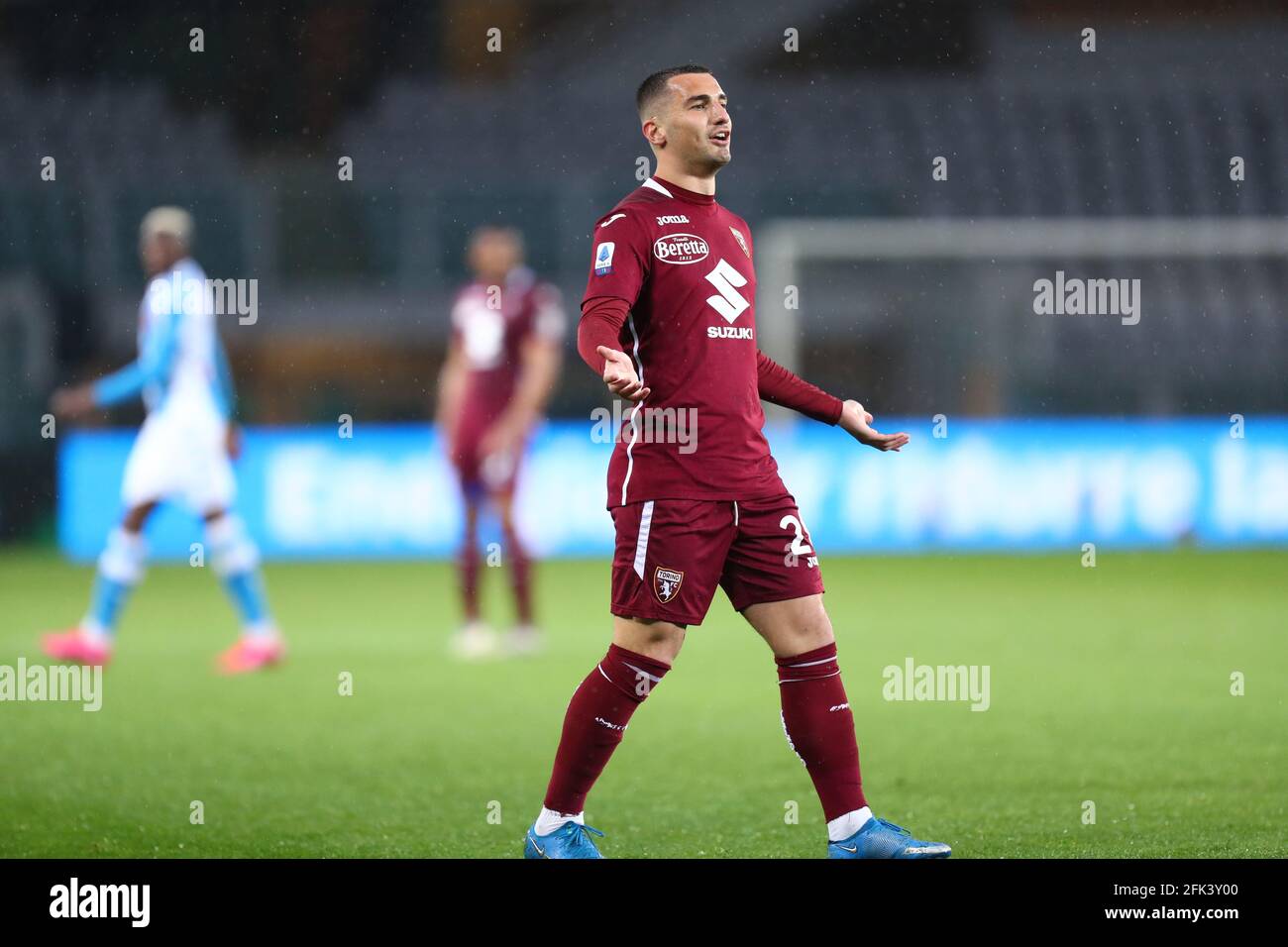 Turin, Italie, le 26 avril 2021. Federico Bonazzoli de Torino FC semble abattu lors de la série UN match entre Torino FC et SSC Napoli au Stadio Grande Torino, Turin. Banque D'Images