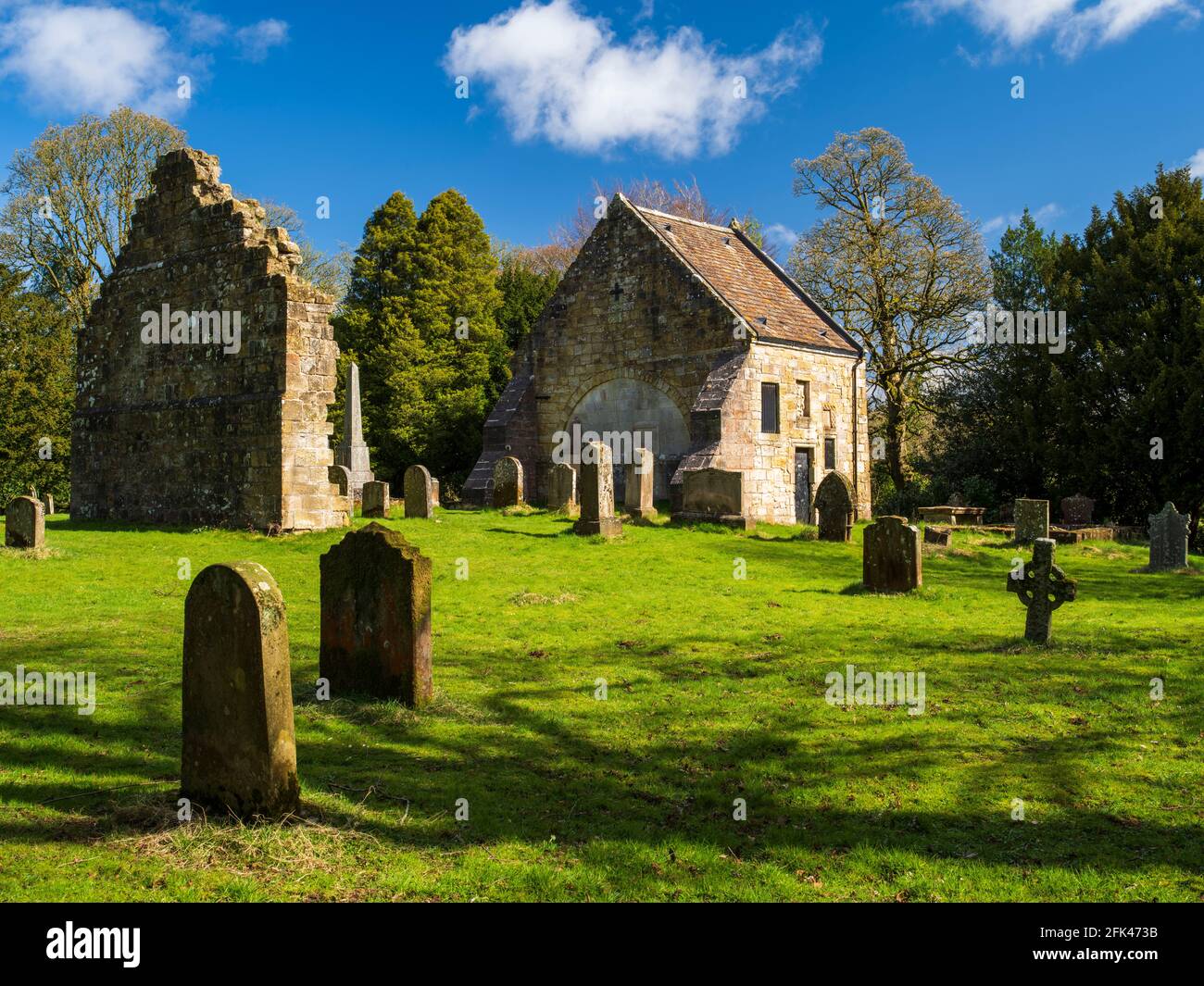 La chapelle en ruines de Loudoun Kirk près de Galston dans l'est du Ayrshire, en Écosse. Banque D'Images