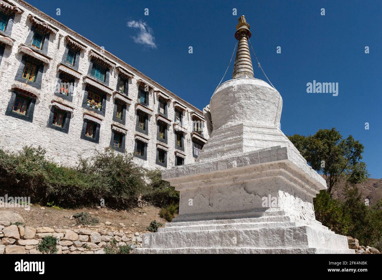 Monastère bouddhiste de Drepung près de Lhassa dans la région autonome du Tibet en Chine. Un des "trois grands" Gelug université gompas (monastères) du Tibet Banque D'Images