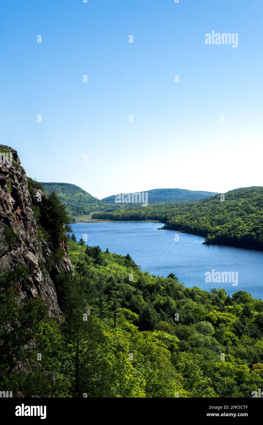 Vue sur le lac des nuages, parc national de Porcupine Mountains Wilderness, Michigan Banque D'Images