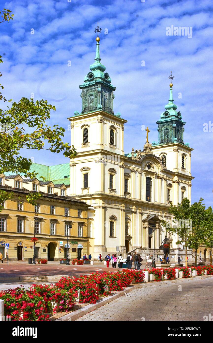 Pologne, Varsovie, église Saint-Croix, Masovia voïvodeship. Banque D'Images