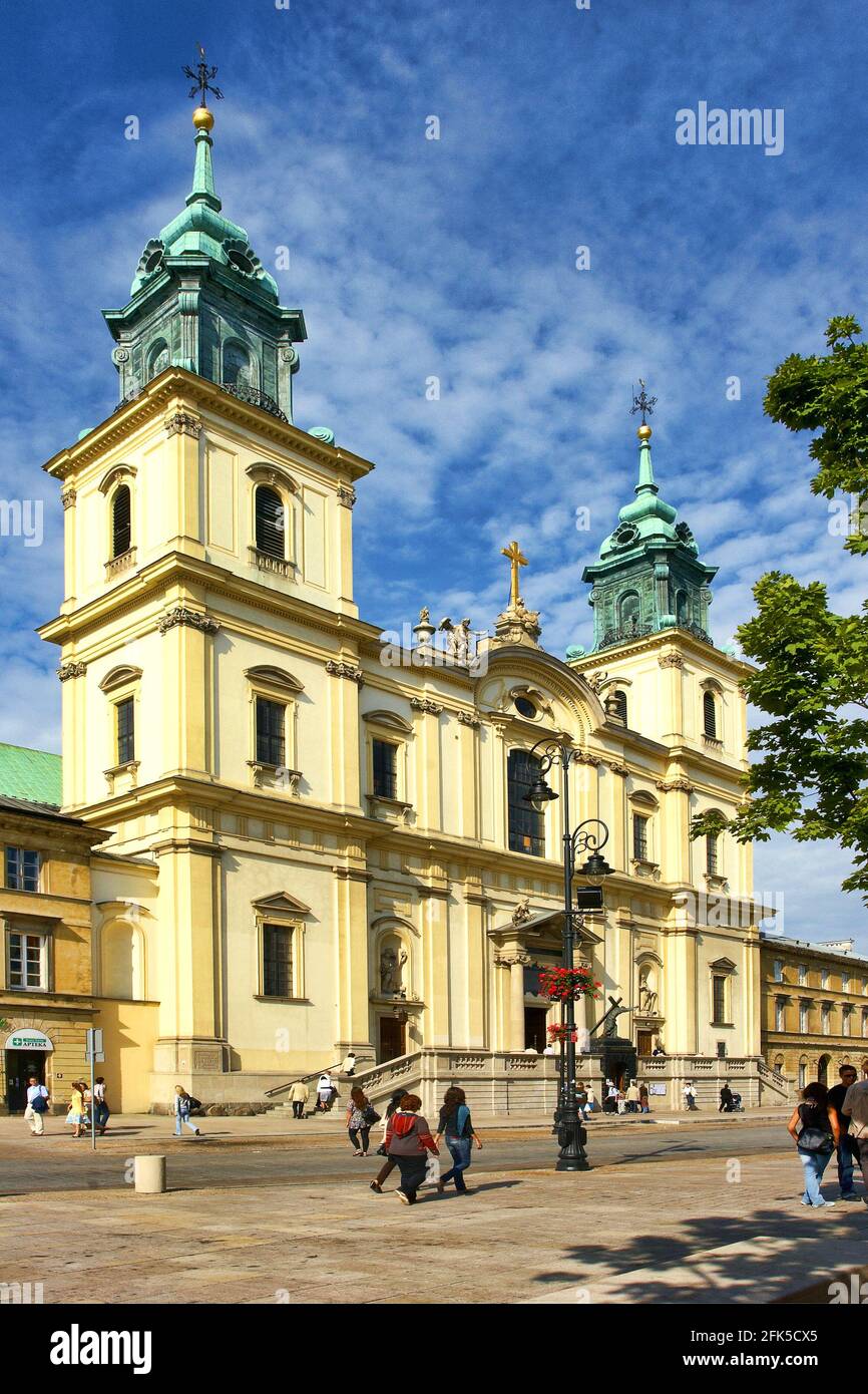 Pologne, Varsovie, église Saint-Croix, Masovia voïvodeship. Banque D'Images