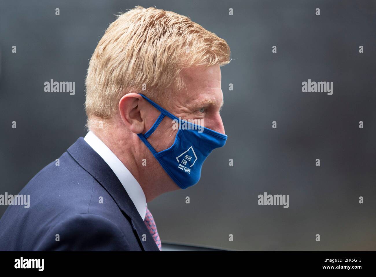 Le député et ministre de la Culture, Oliver Dowden, quitte le no 10 Downing Street le mercredi 28 avril 2021 Banque D'Images
