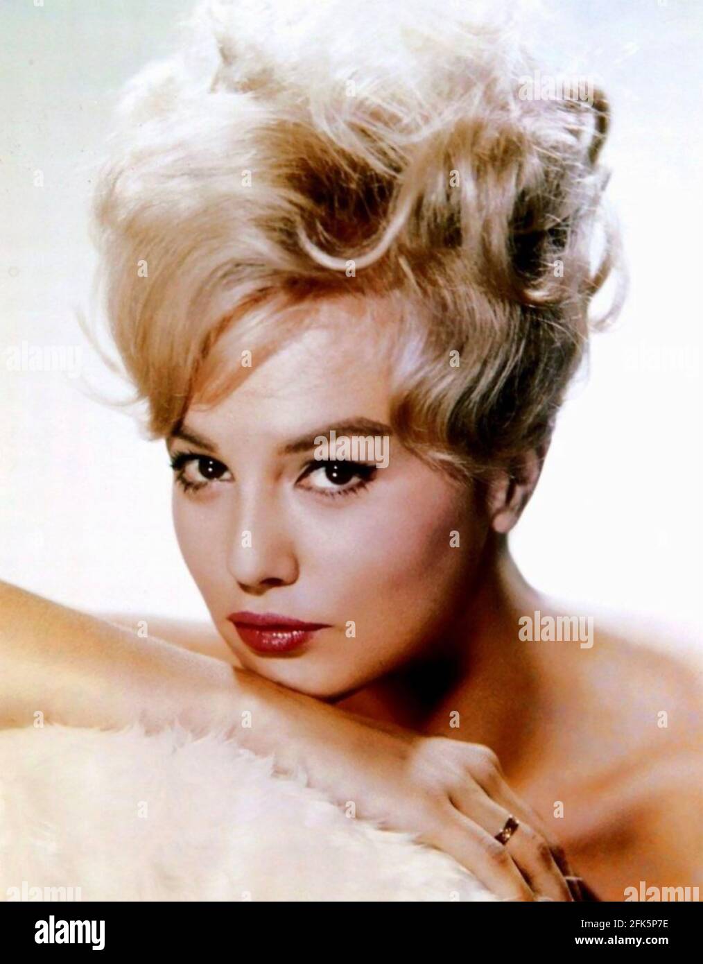 Actrice Française Qui A Joué Dans Hôtel Du Nord Mylene demongeot french film actress Banque de photographies et d'images à  haute résolution - Alamy