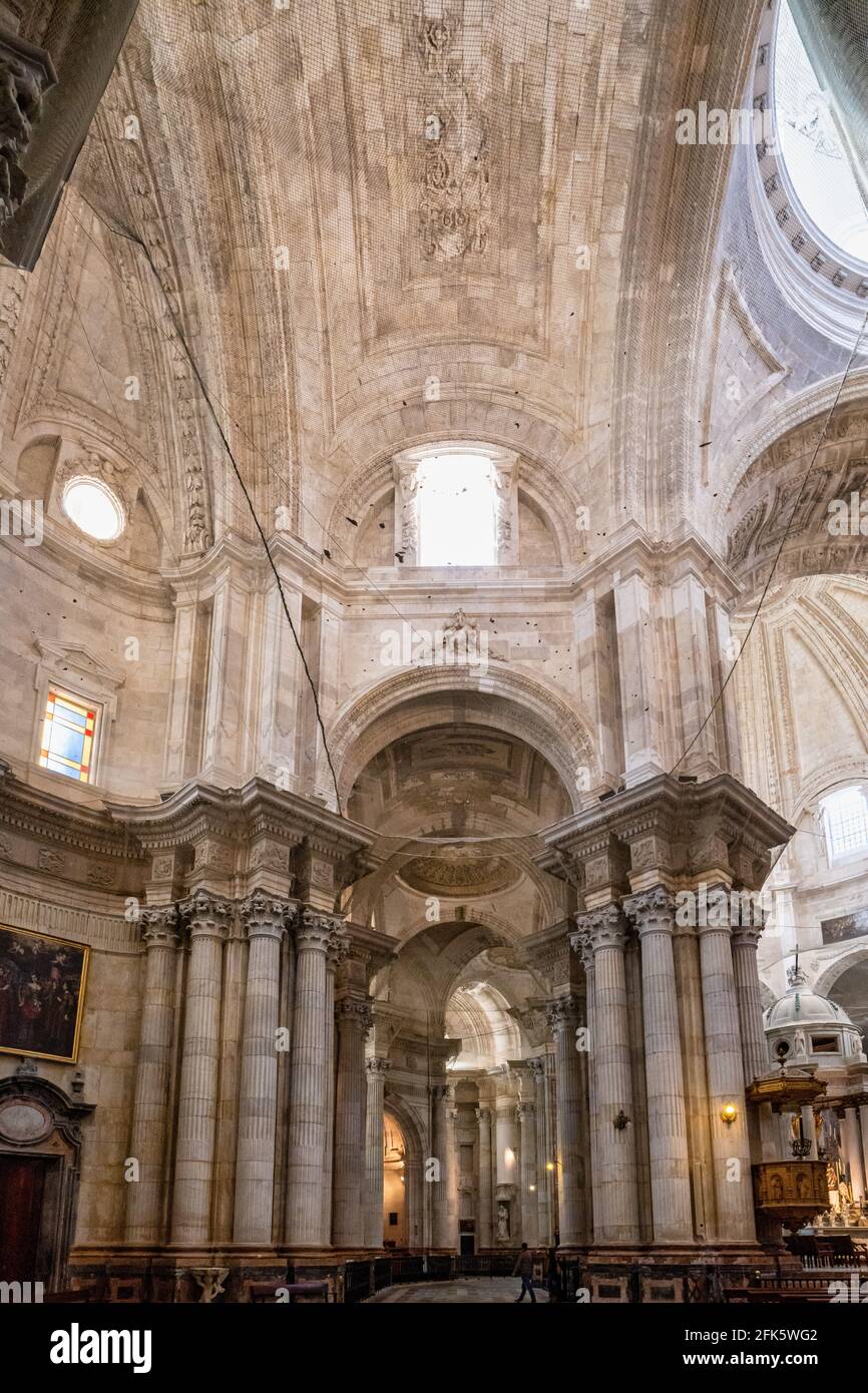 Cadiz - Intérieur De La Cathédrale - Gravure Ou Illustration Ancienne