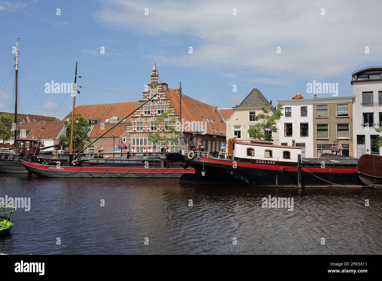L'une des plus belles et historiques de Nederland, knittid avec les canaux Leiden Banque D'Images
