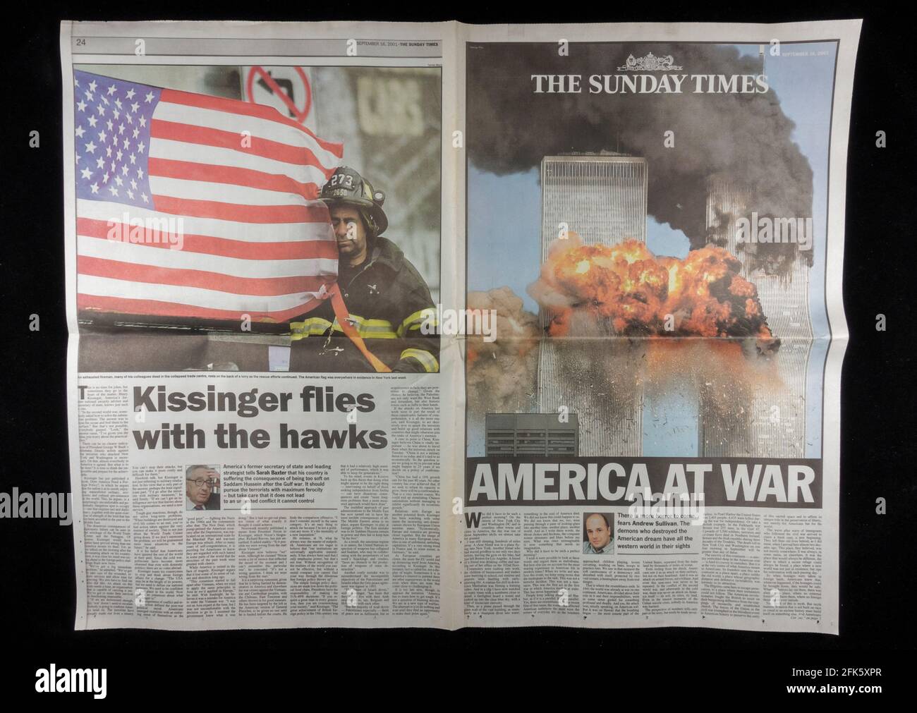 Double page d'accueil du journal Sunday Times (UK) à la suite des attaques terroristes contre les États-Unis le 11 septembre 2001. Banque D'Images