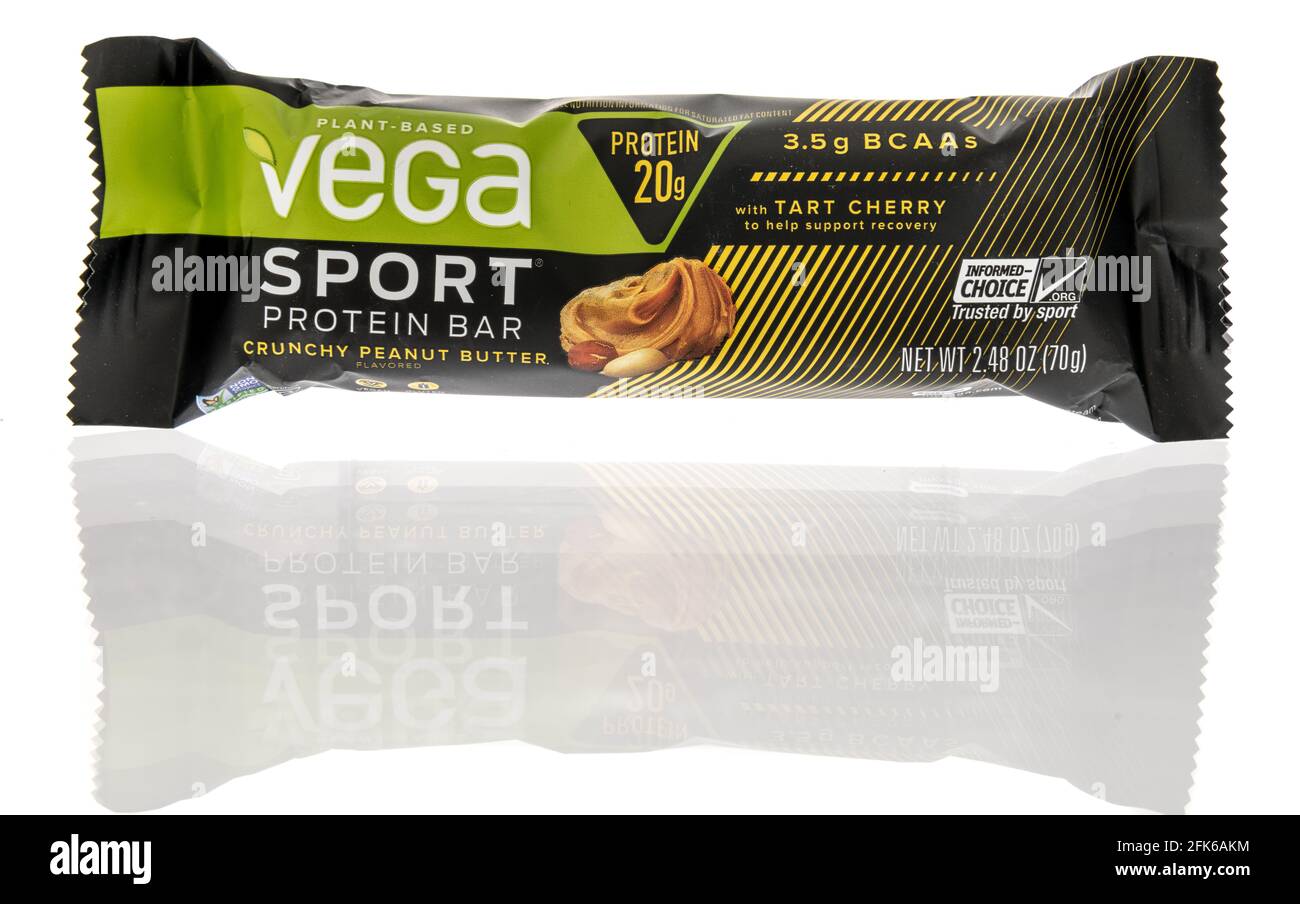 Winneconne, WI - 27 avril 2021: Un paquet de Vega sport barre de nutrition de protéines sur un fond isolé Banque D'Images
