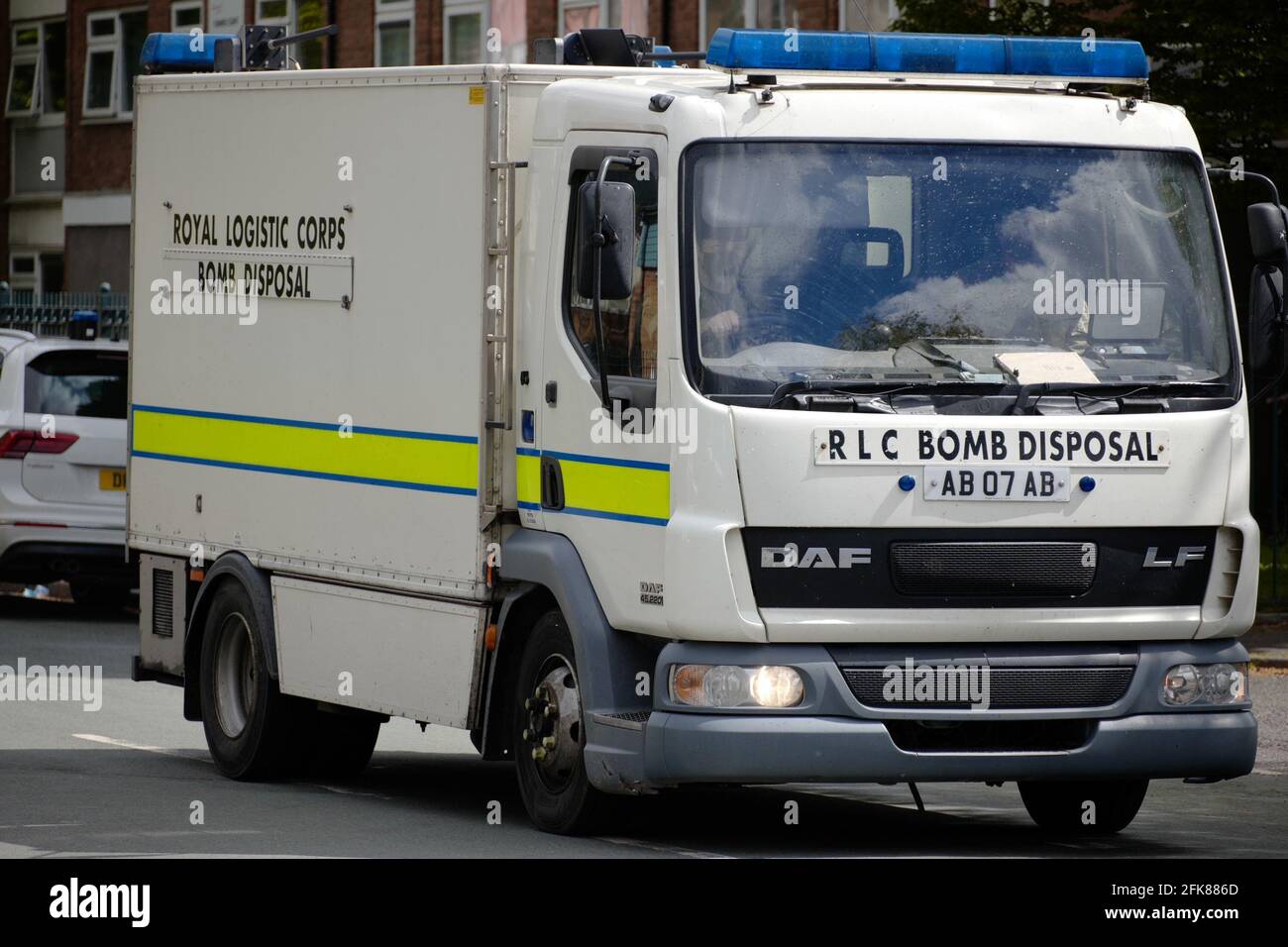 Quartier résidentiel 384 Chester RD, Manchester, Royaume-Uni. 29 avril 2021. Évacués après une alerte à la bombe. Ce matin à 11h. 50 résidents évacués. L'équipe de bombes est arrivée. Crédit : Gary Roberts/Alay Live News Banque D'Images