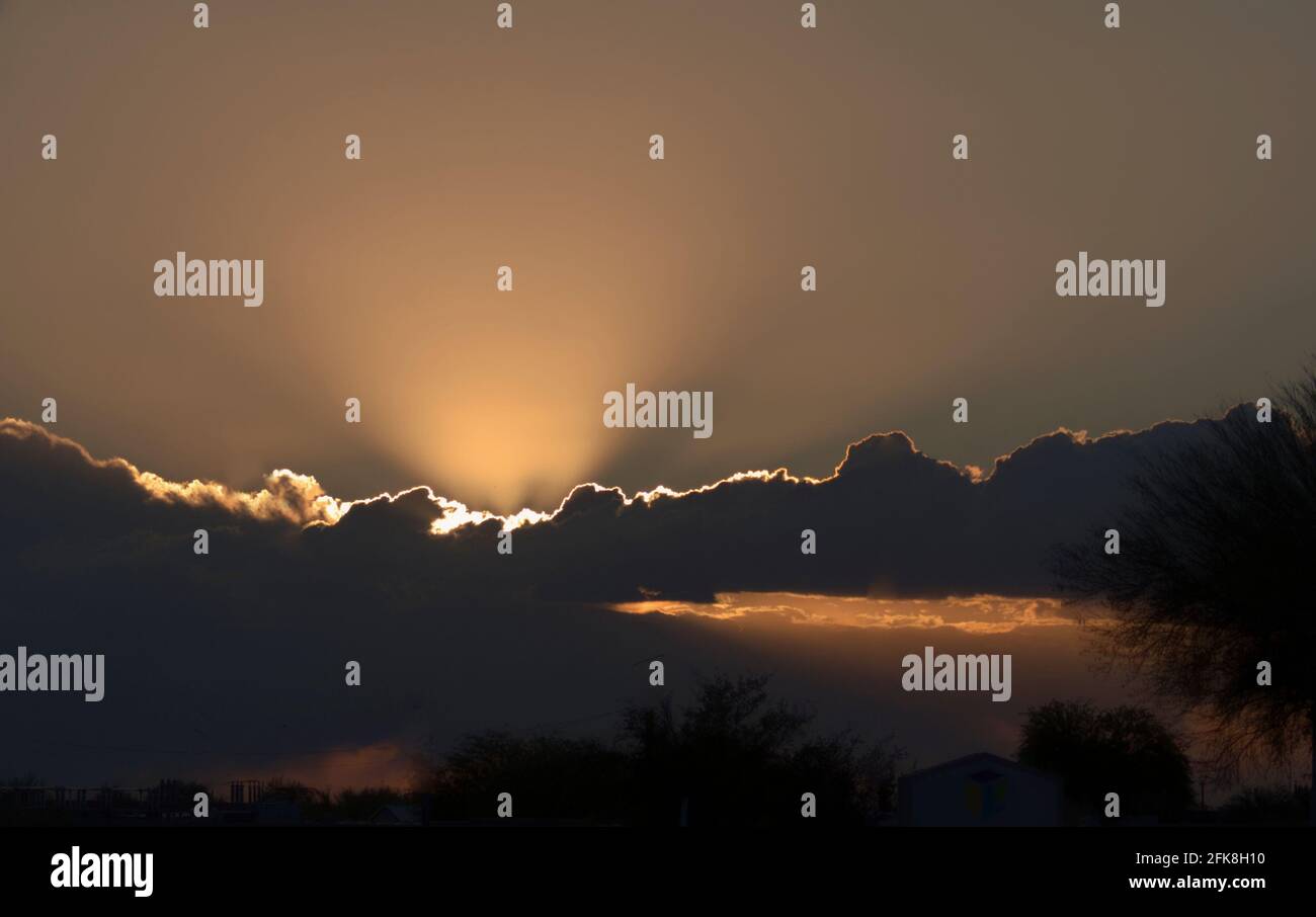 Coucher de soleil en Arizona avec ciel multicolore Banque D'Images