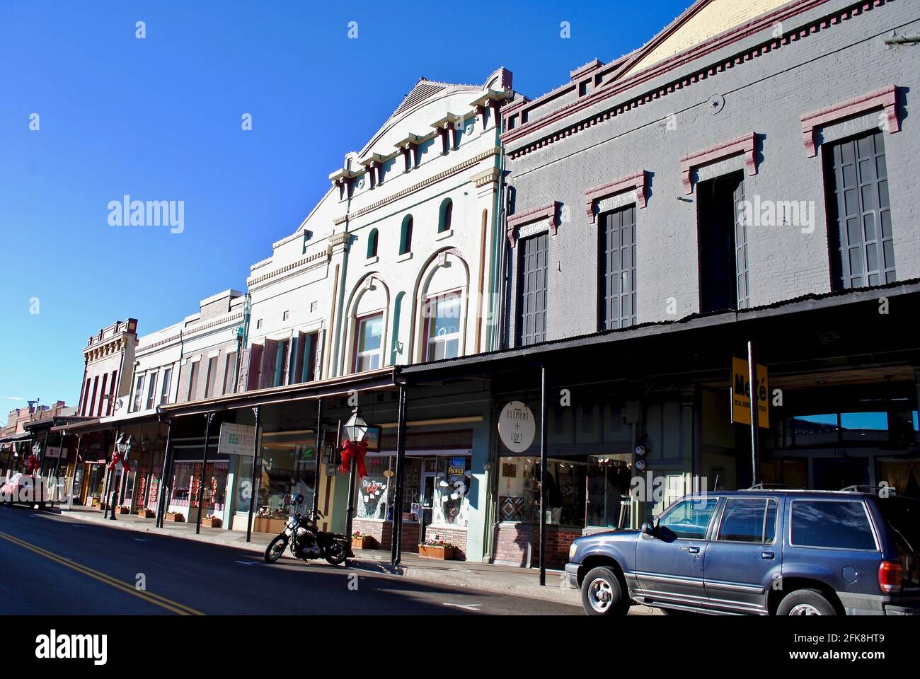 Grass Valley, Californie : Mill Street dans le centre-ville de Grass Valley. Grass Valley est une ville de ruée vers l'or dans les contreforts des montagnes de la Sierra Nevada. Banque D'Images