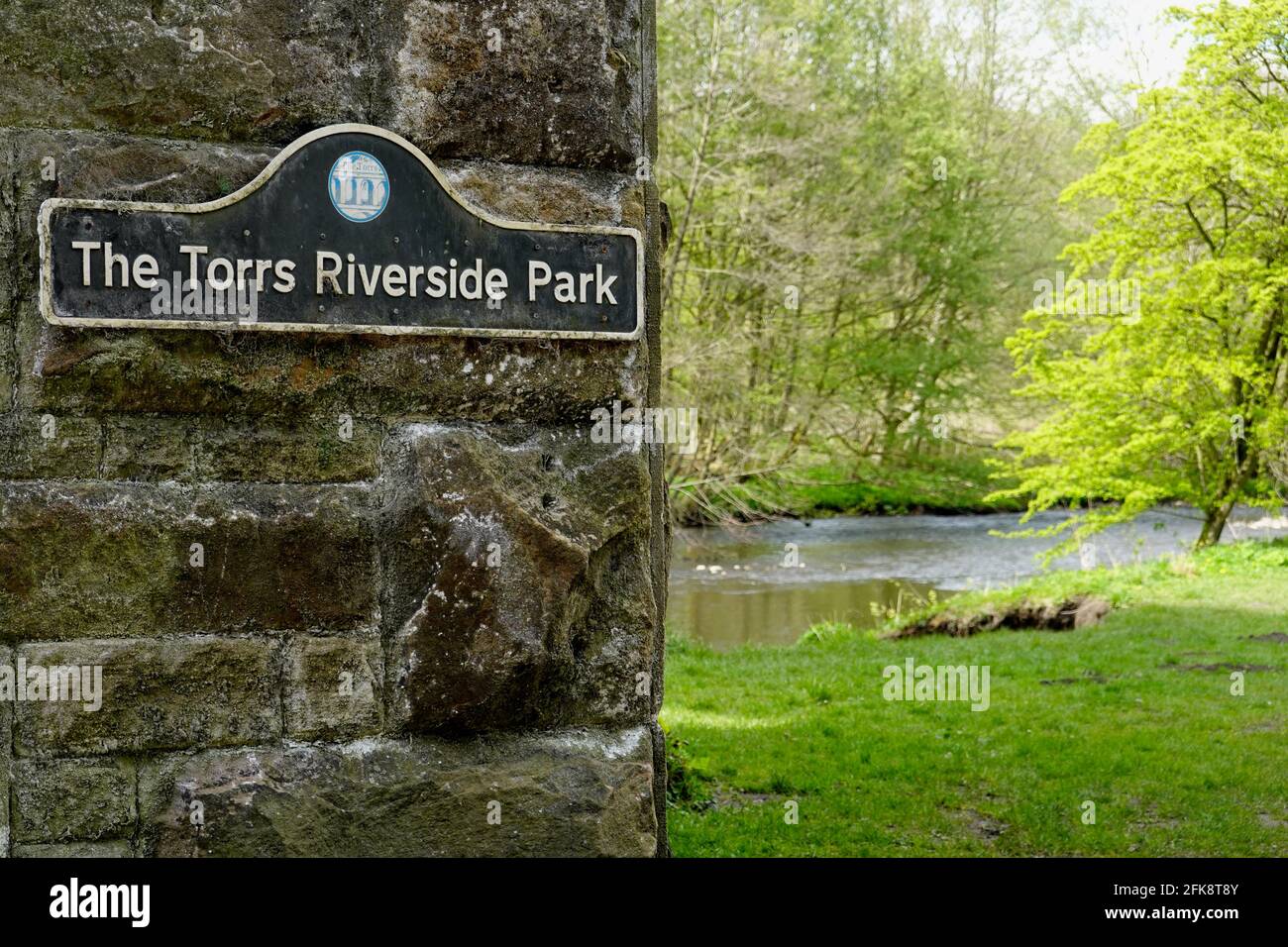 Le parc Torrs Riverside, borde la rivière Goyt à New Mills, dans le Derbyshire Banque D'Images