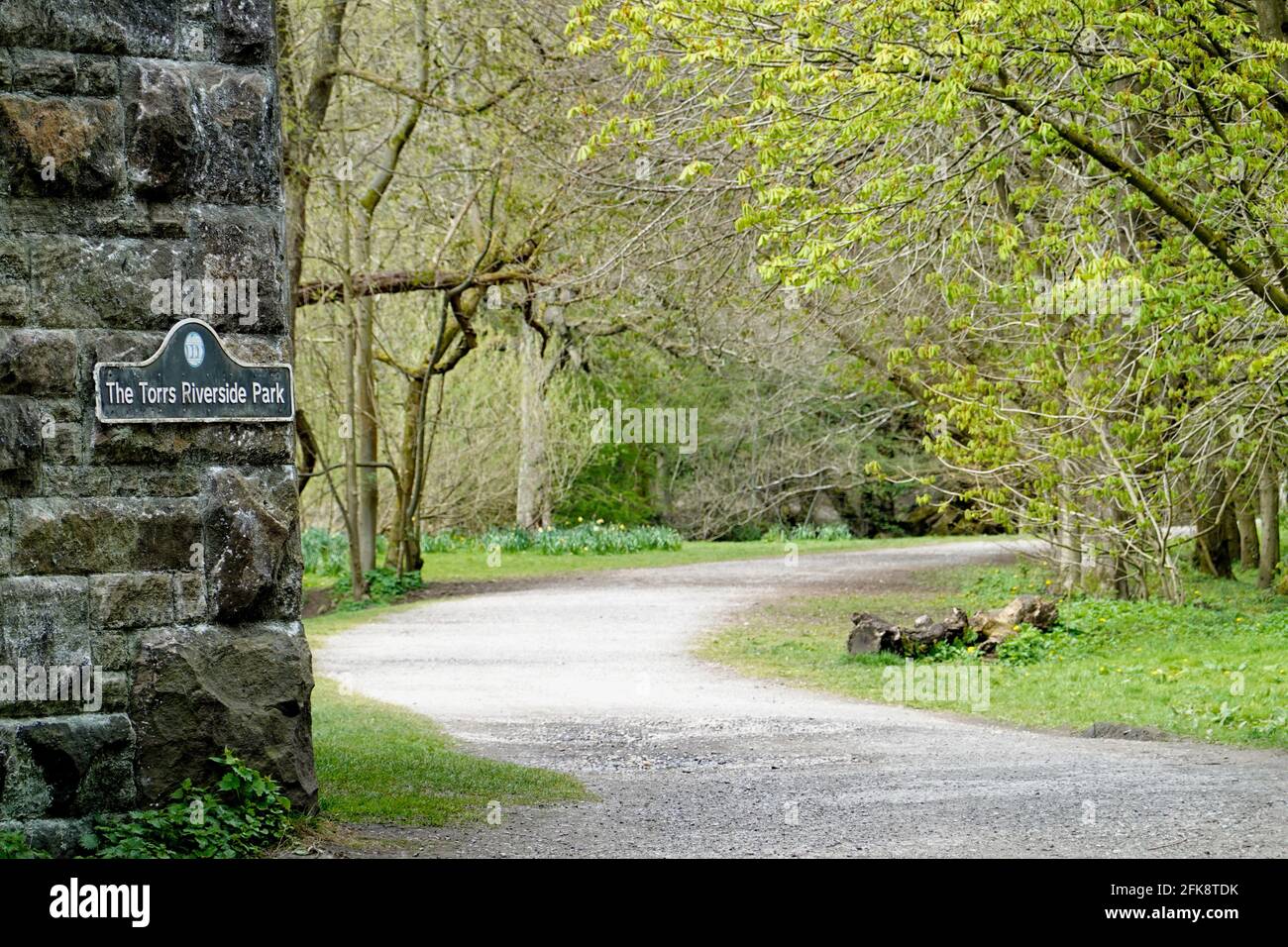 Le parc Torrs Riverside, borde la rivière Goyt à New Mills, dans le Derbyshire Banque D'Images