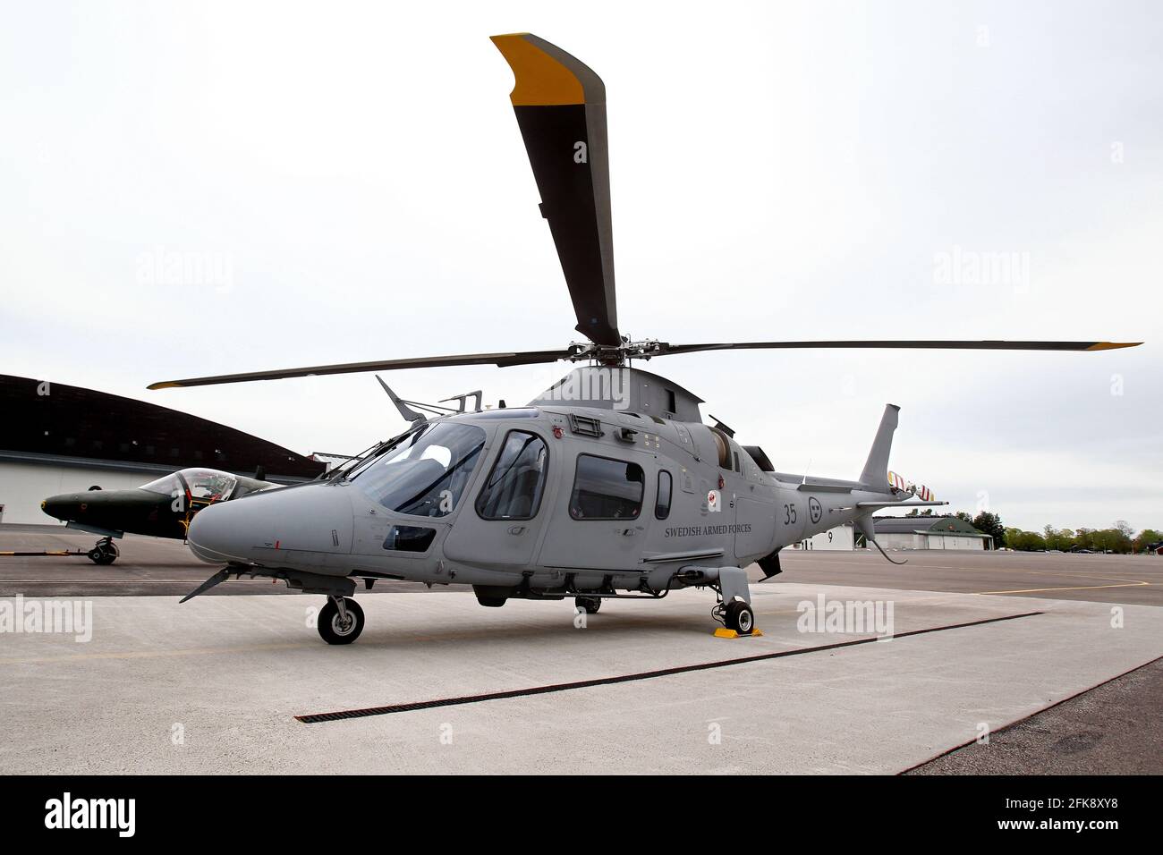 Hélicoptère 15, HKP 15, AgustaWestland AW109 LUHS, à la base aérienne de Malmen. La base aérienne de Malmen est une base aérienne militaire située à Malmslätt, Linköping, en Suède. Banque D'Images