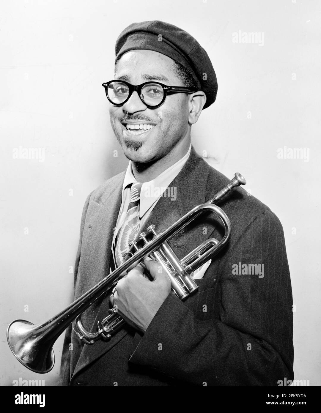 Dizzy Gillespie. Portrait du trompettiste de jazz américain, John Birks 'Dizzy' Gillespie (1917-1993), par Walter P Gottlieb, 1947 Banque D'Images