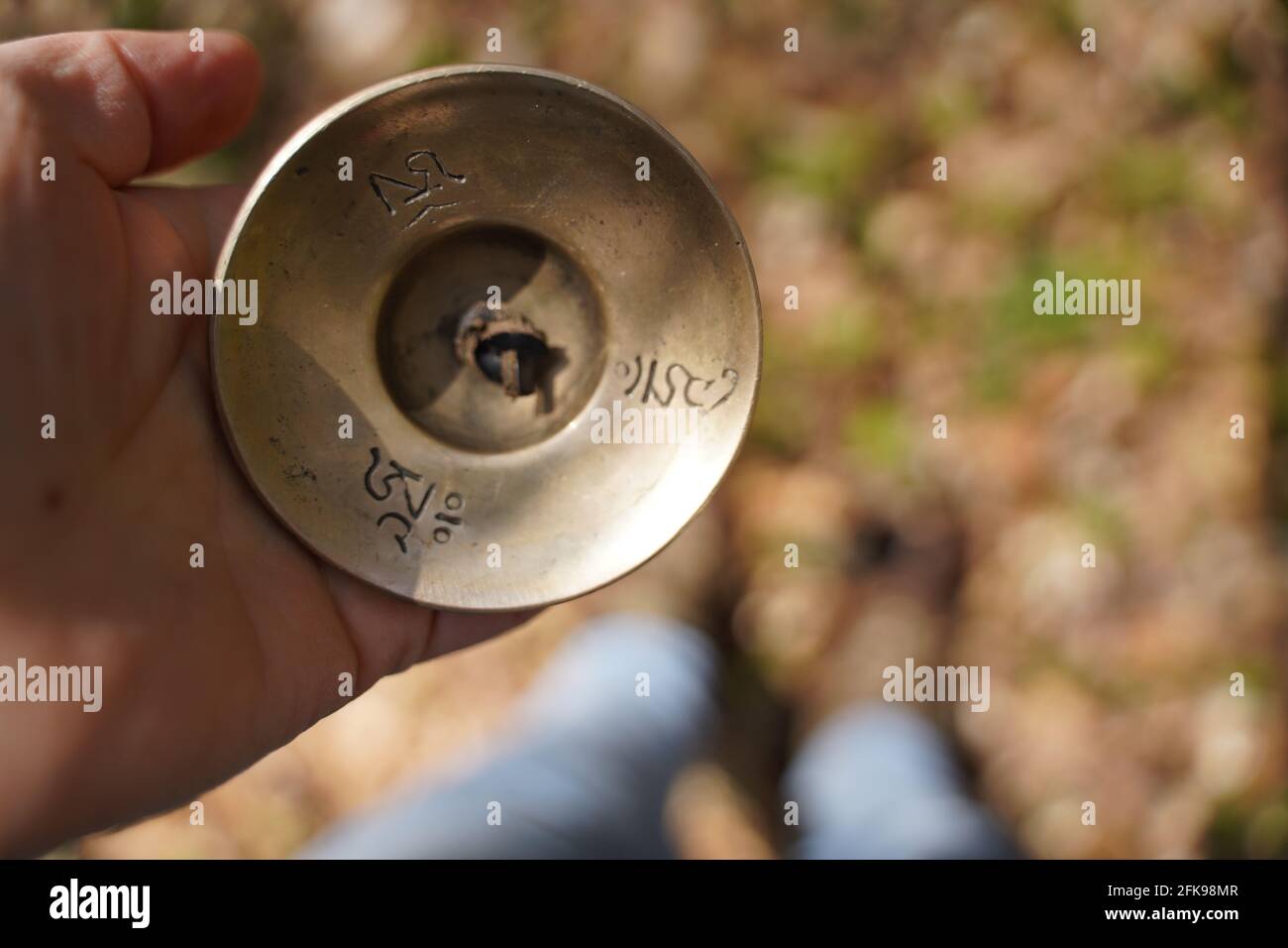 Cymbales gros plan pour la thérapie de guérison sonore Banque D'Images
